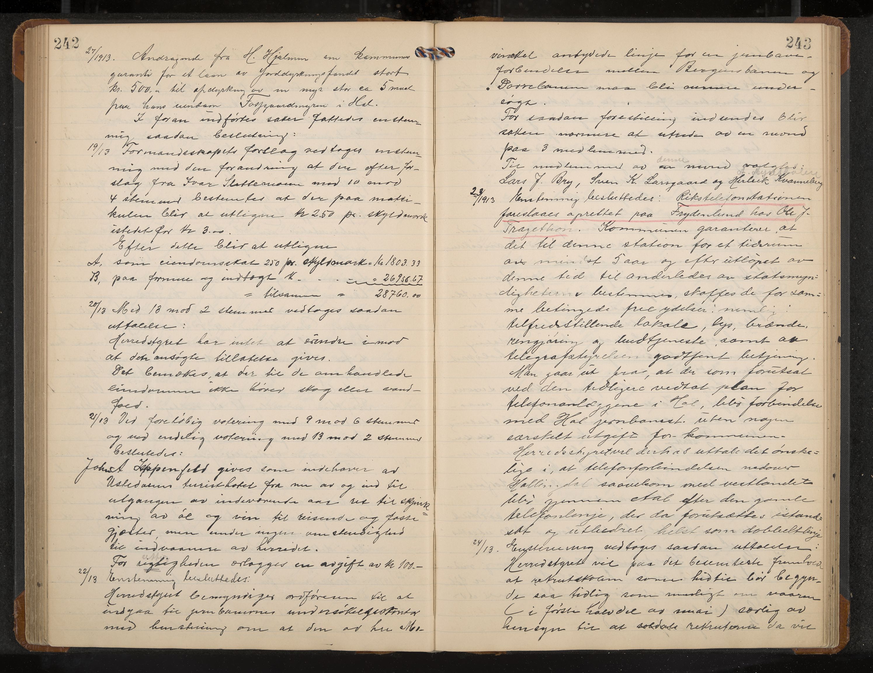 Hol formannskap og sentraladministrasjon, IKAK/0620021-1/A/L0005: Møtebok, 1909-1915, p. 242-243