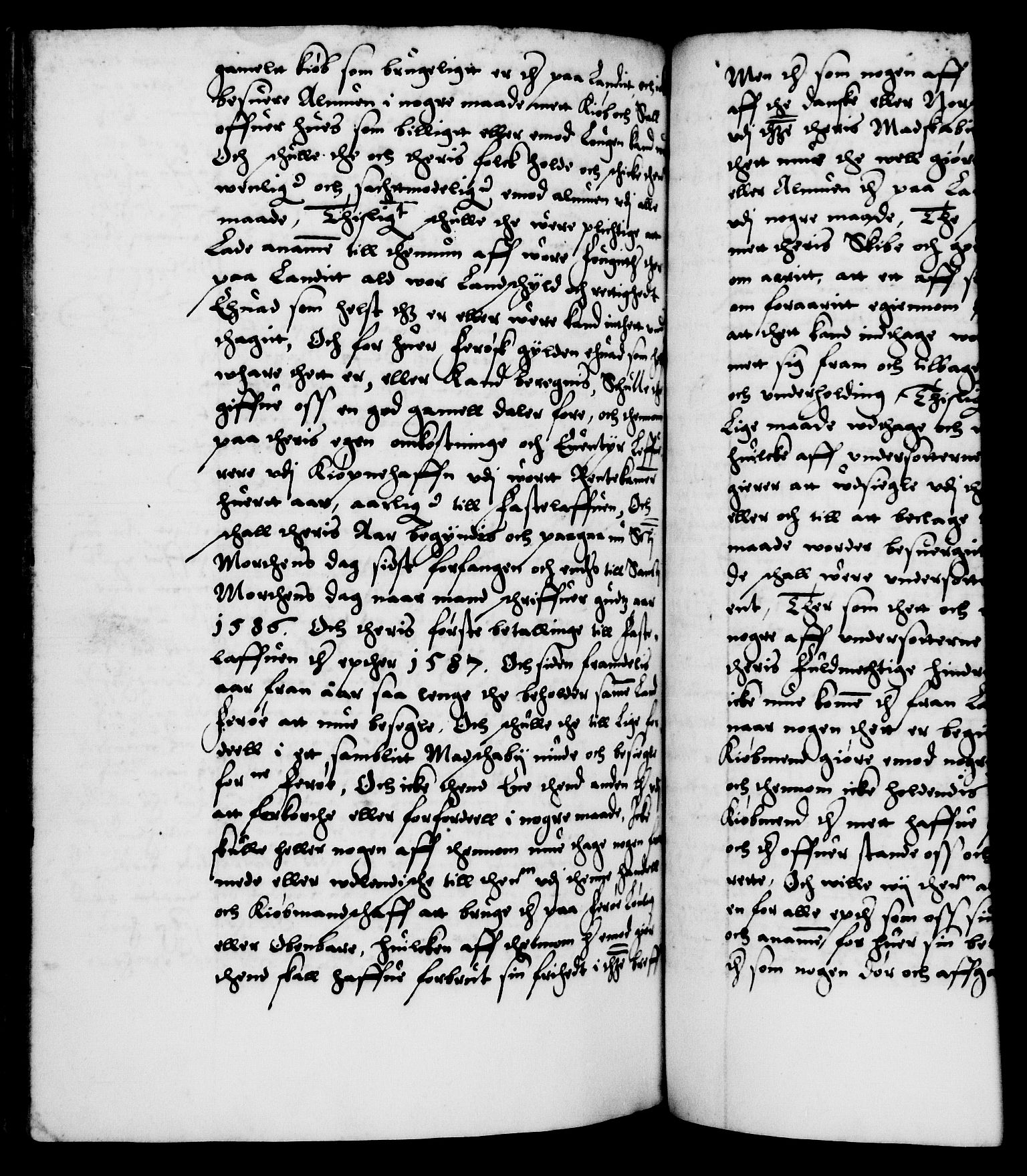 Danske Kanselli 1572-1799, AV/RA-EA-3023/F/Fc/Fca/Fcaa/L0001: Norske registre (mikrofilm), 1572-1588, p. 535b
