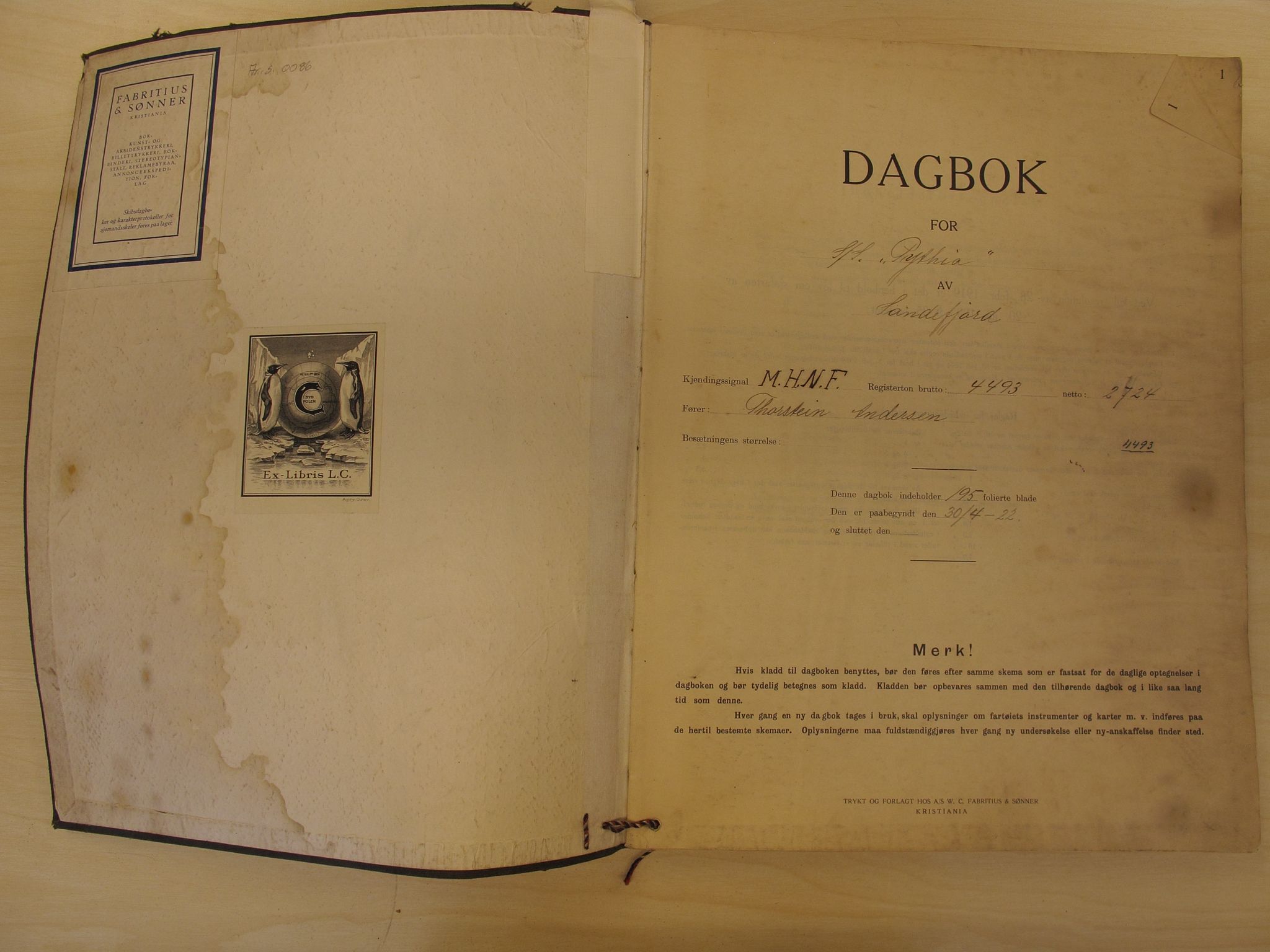 Skipsjournaler. Hvalfangstmuseet, VEMU/ARS-A-1030/F/L0105: Pythia, D/S, flytende kokeri, Sandefjord, 1922-1923