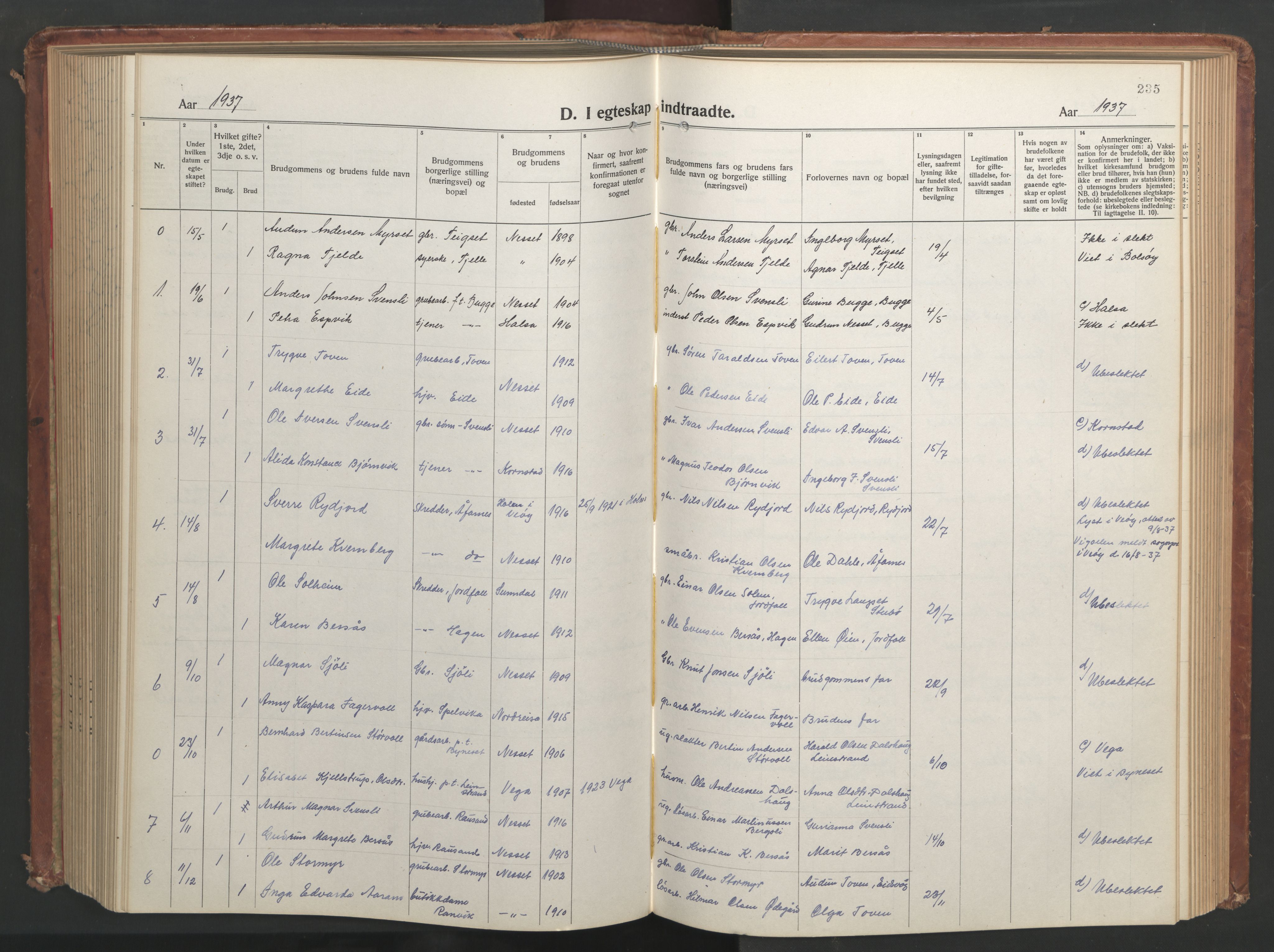 Ministerialprotokoller, klokkerbøker og fødselsregistre - Møre og Romsdal, SAT/A-1454/551/L0633: Parish register (copy) no. 551C05, 1921-1961, p. 235