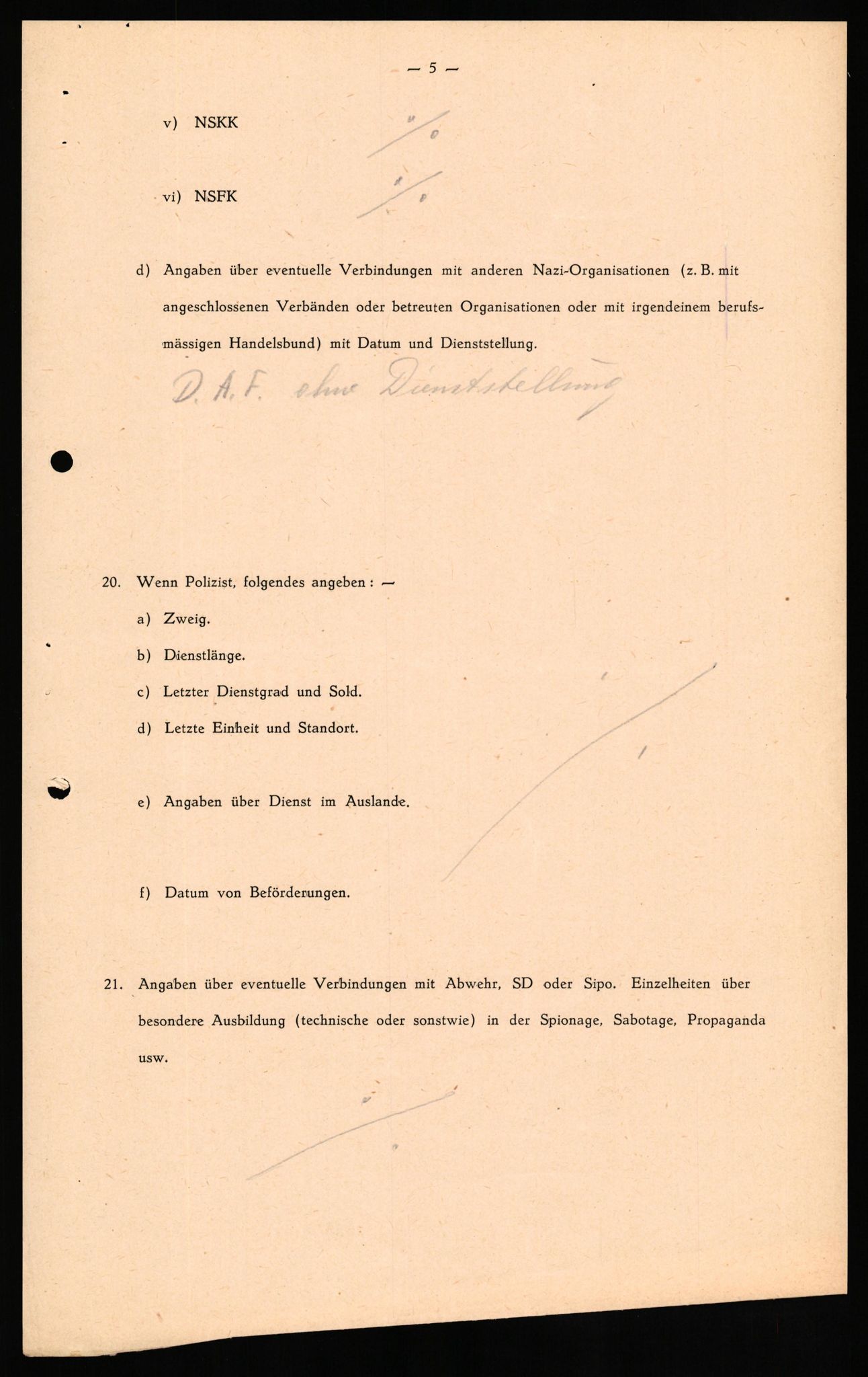 Forsvaret, Forsvarets overkommando II, AV/RA-RAFA-3915/D/Db/L0030: CI Questionaires. Tyske okkupasjonsstyrker i Norge. Tyskere., 1945-1946, p. 185