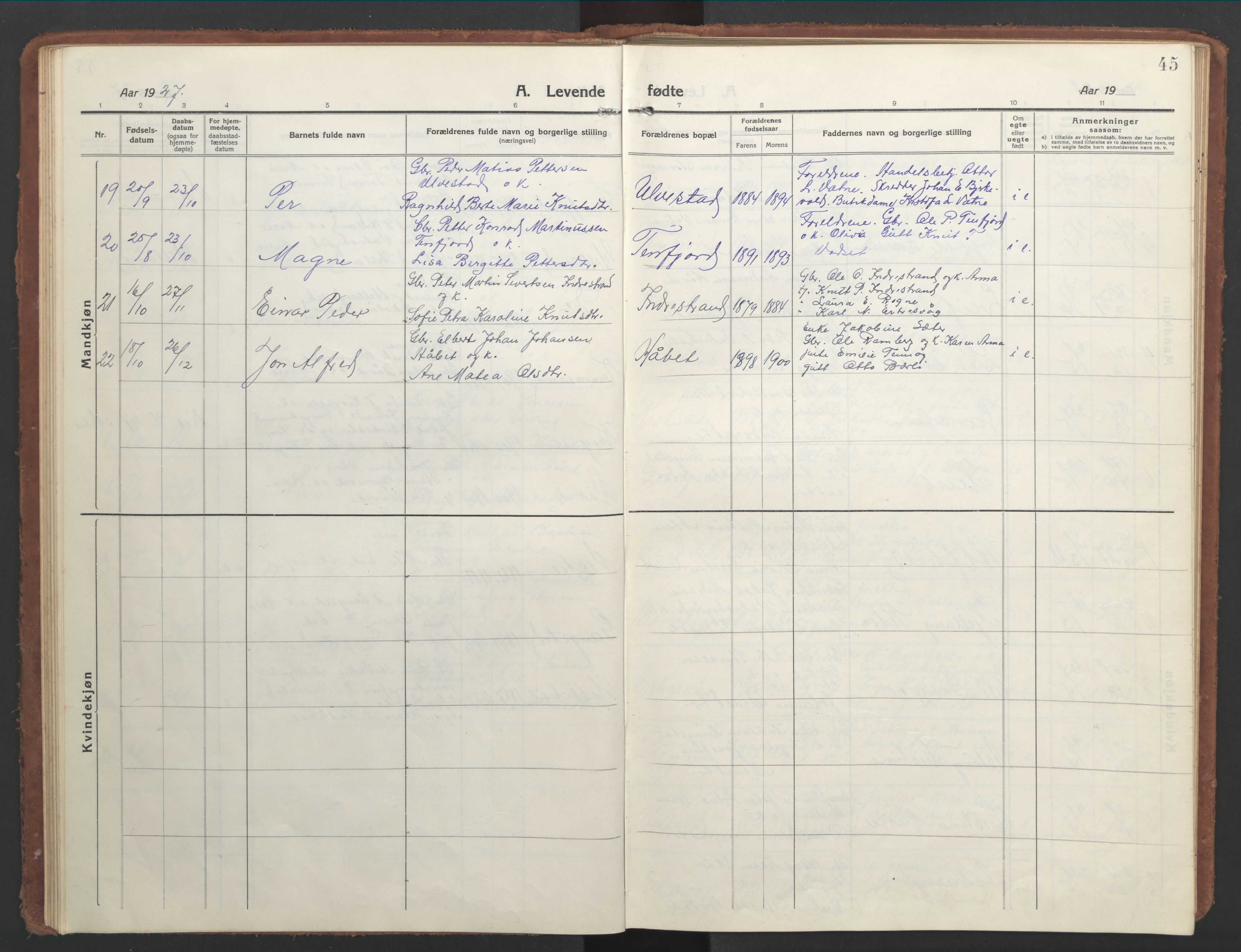 Ministerialprotokoller, klokkerbøker og fødselsregistre - Møre og Romsdal, AV/SAT-A-1454/525/L0378: Parish register (copy) no. 525C04, 1915-1947, p. 45