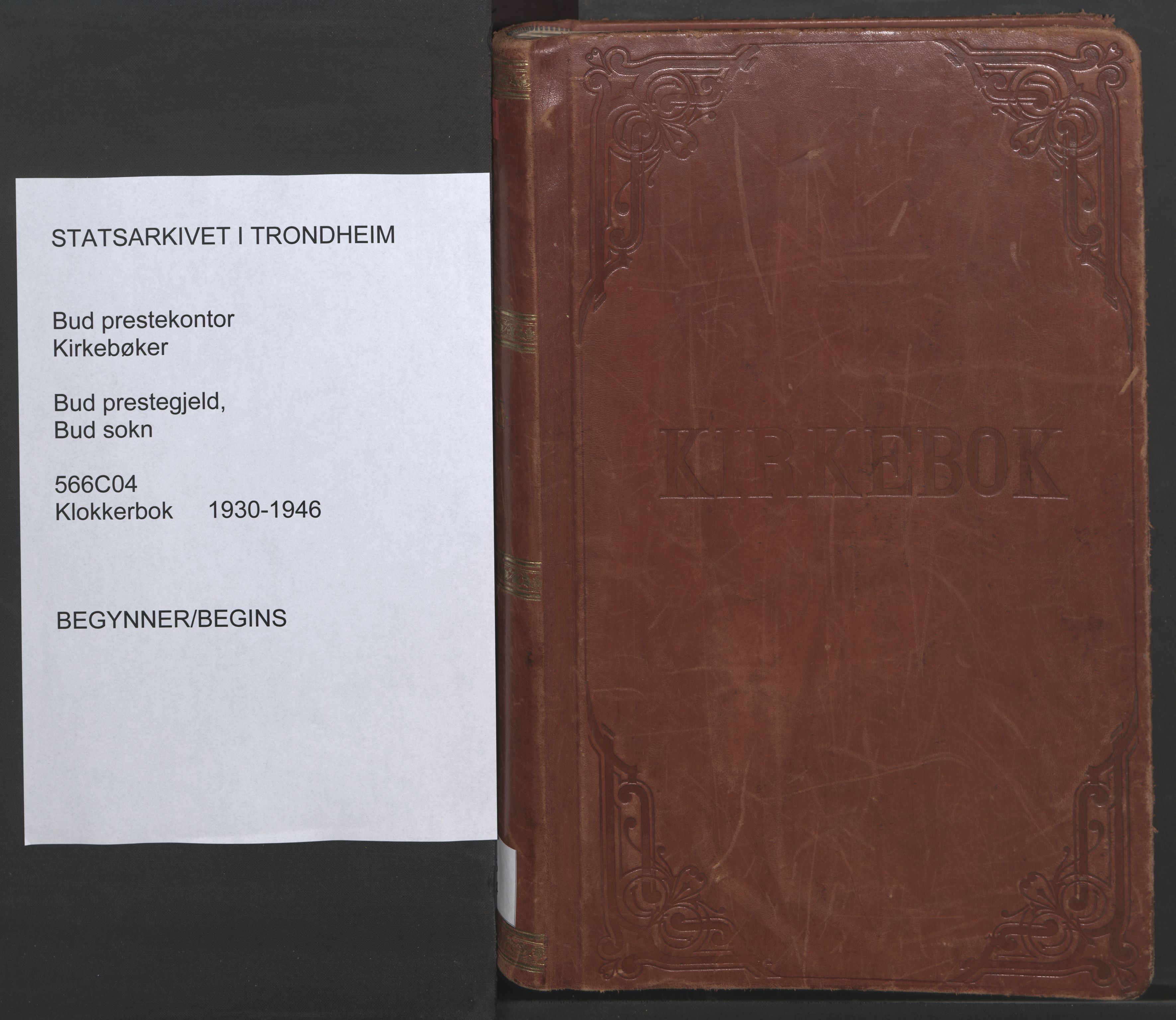 Ministerialprotokoller, klokkerbøker og fødselsregistre - Møre og Romsdal, AV/SAT-A-1454/566/L0775: Parish register (copy) no. 566C04, 1930-1946