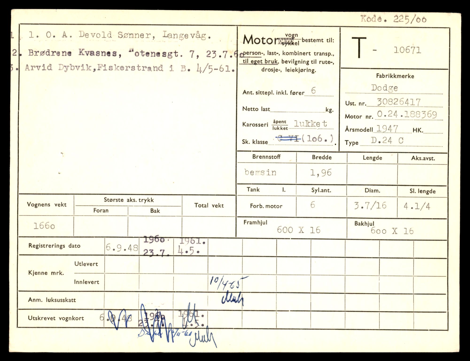 Møre og Romsdal vegkontor - Ålesund trafikkstasjon, SAT/A-4099/F/Fe/L0022: Registreringskort for kjøretøy T 10584 - T 10694, 1927-1998, p. 2411