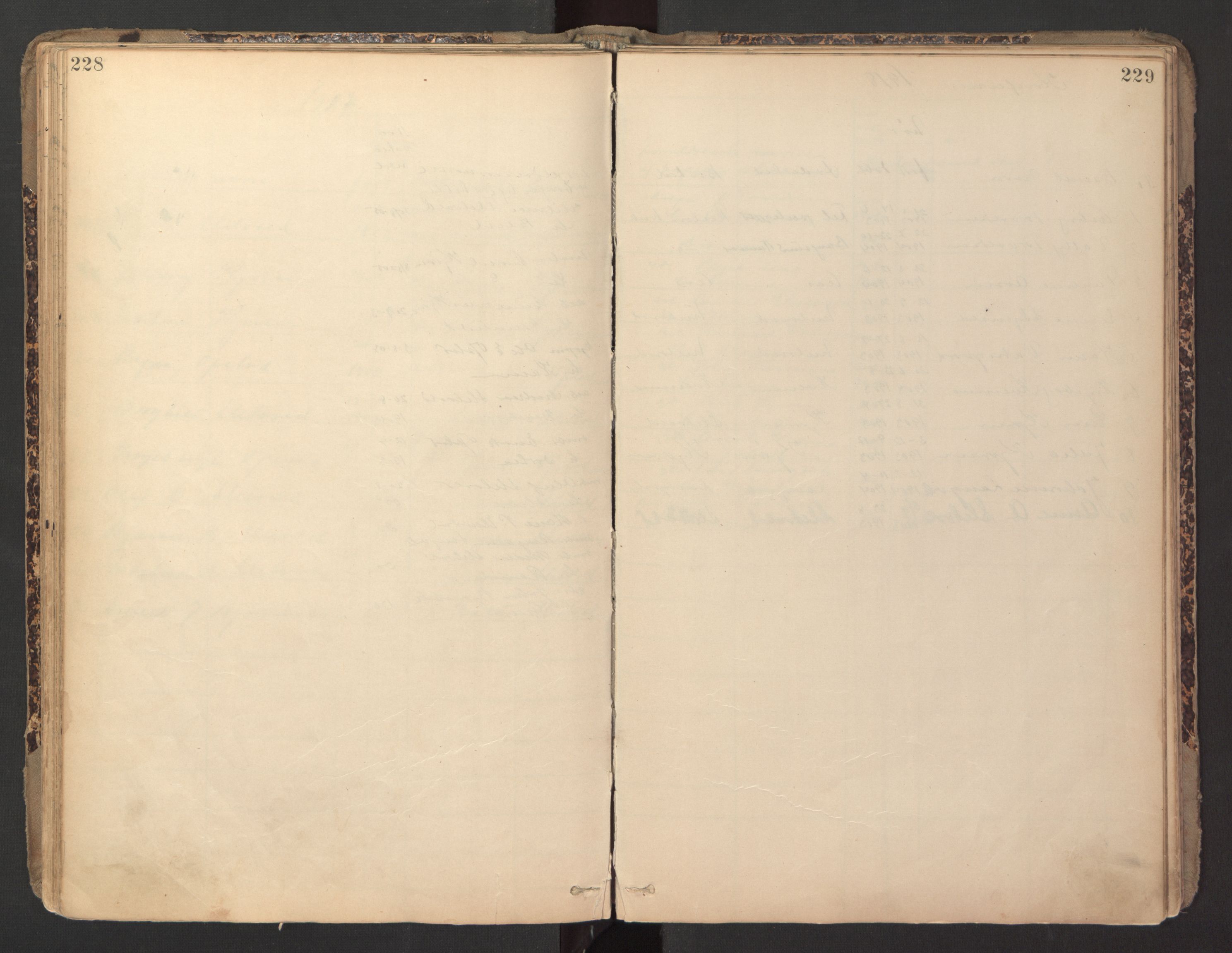 Ministerialprotokoller, klokkerbøker og fødselsregistre - Sør-Trøndelag, SAT/A-1456/670/L0837: Parish register (copy) no. 670C01, 1905-1946, p. 228-229