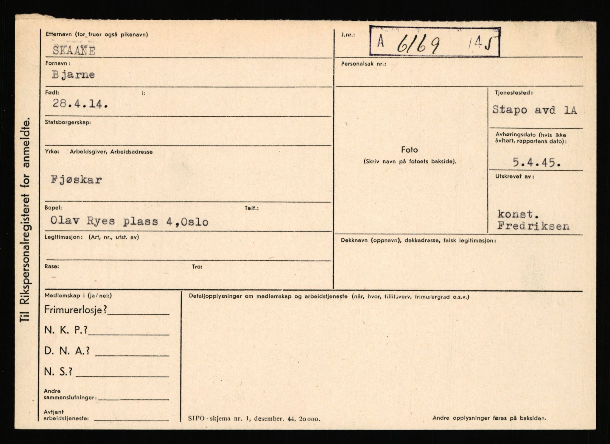 Statspolitiet - Hovedkontoret / Osloavdelingen, AV/RA-S-1329/C/Ca/L0014: Seterlien - Svartås, 1943-1945, p. 576