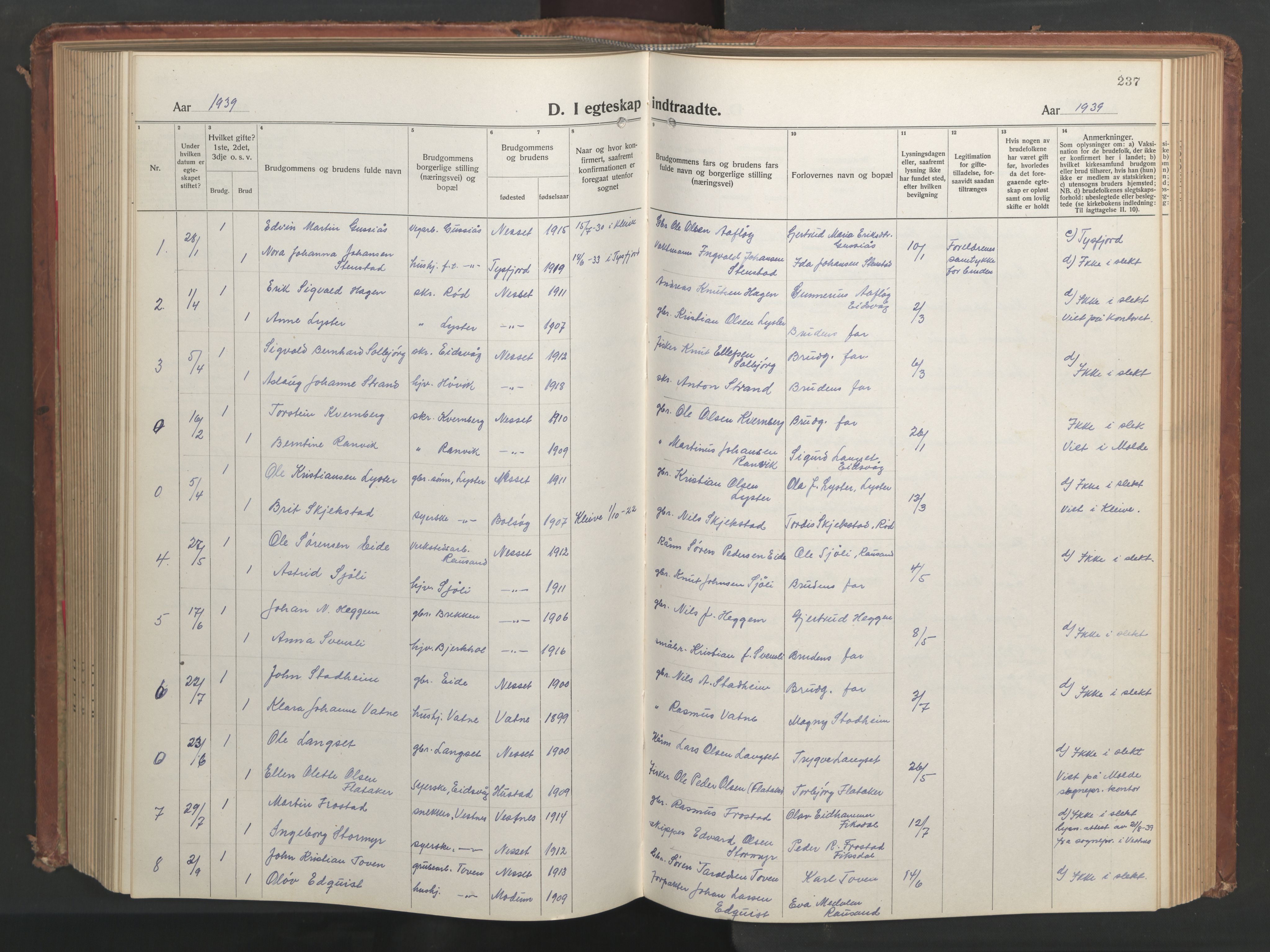 Ministerialprotokoller, klokkerbøker og fødselsregistre - Møre og Romsdal, SAT/A-1454/551/L0633: Parish register (copy) no. 551C05, 1921-1961, p. 237