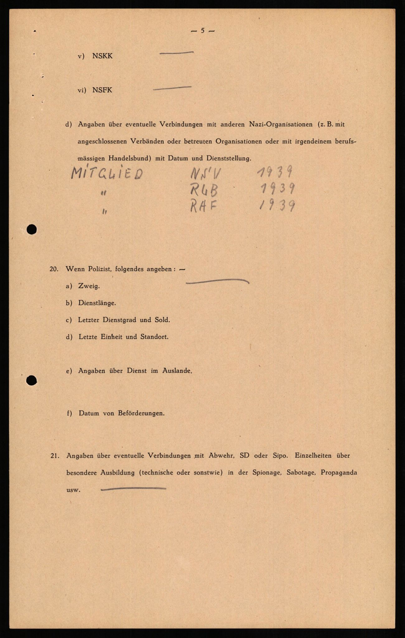 Forsvaret, Forsvarets overkommando II, AV/RA-RAFA-3915/D/Db/L0019: CI Questionaires. Tyske okkupasjonsstyrker i Norge. Tyskere., 1945-1946, p. 567