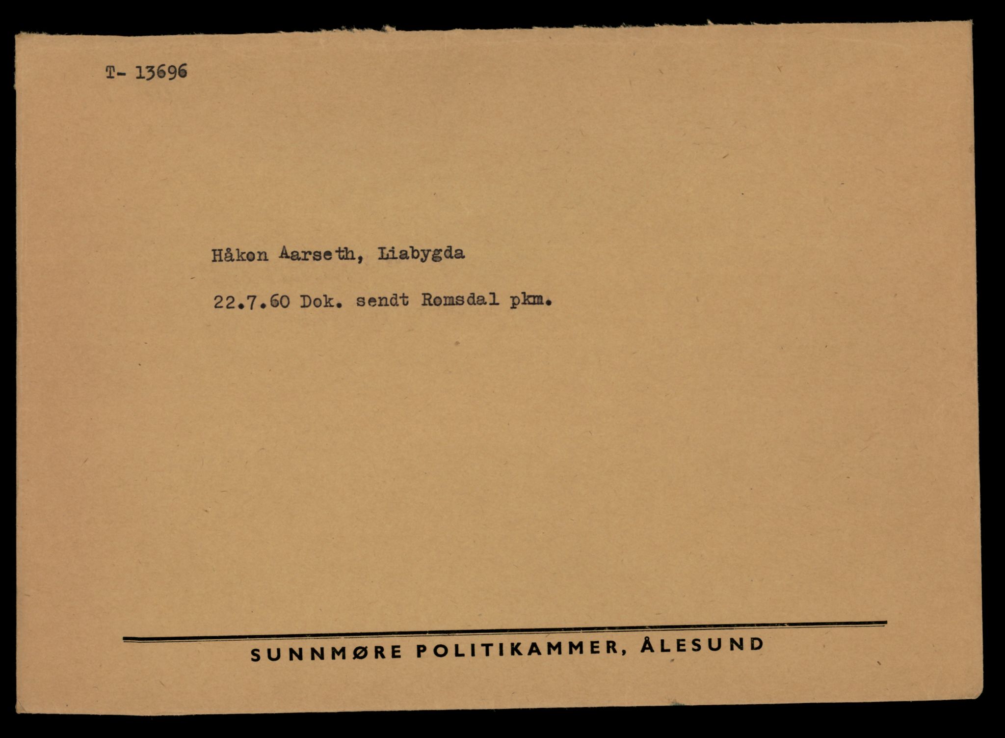 Møre og Romsdal vegkontor - Ålesund trafikkstasjon, AV/SAT-A-4099/F/Fe/L0040: Registreringskort for kjøretøy T 13531 - T 13709, 1927-1998, p. 2819
