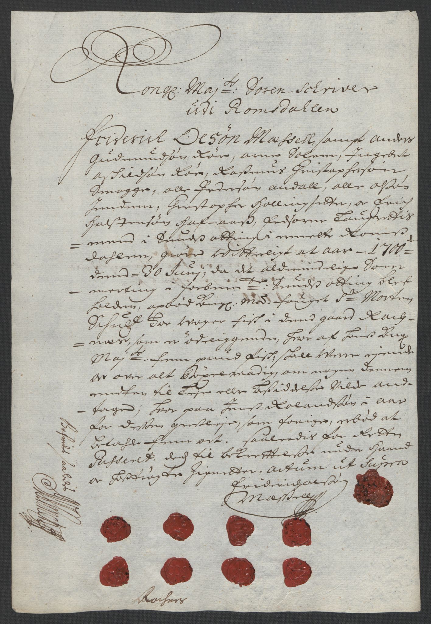 Rentekammeret inntil 1814, Reviderte regnskaper, Fogderegnskap, RA/EA-4092/R55/L3654: Fogderegnskap Romsdal, 1699-1700, p. 352