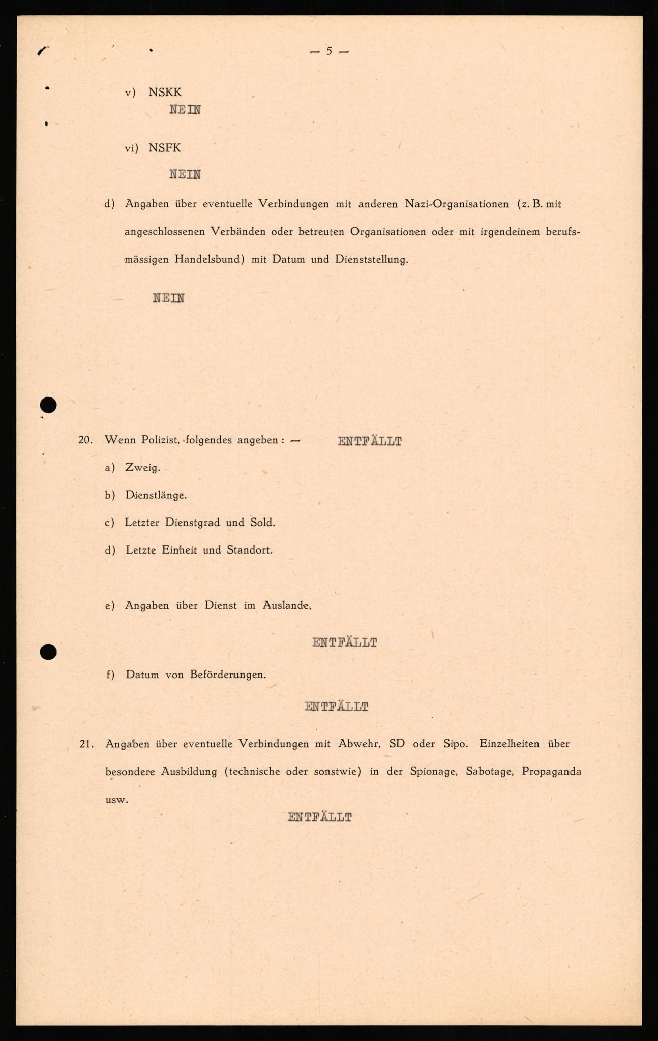 Forsvaret, Forsvarets overkommando II, AV/RA-RAFA-3915/D/Db/L0026: CI Questionaires. Tyske okkupasjonsstyrker i Norge. Tyskere., 1945-1946, p. 125