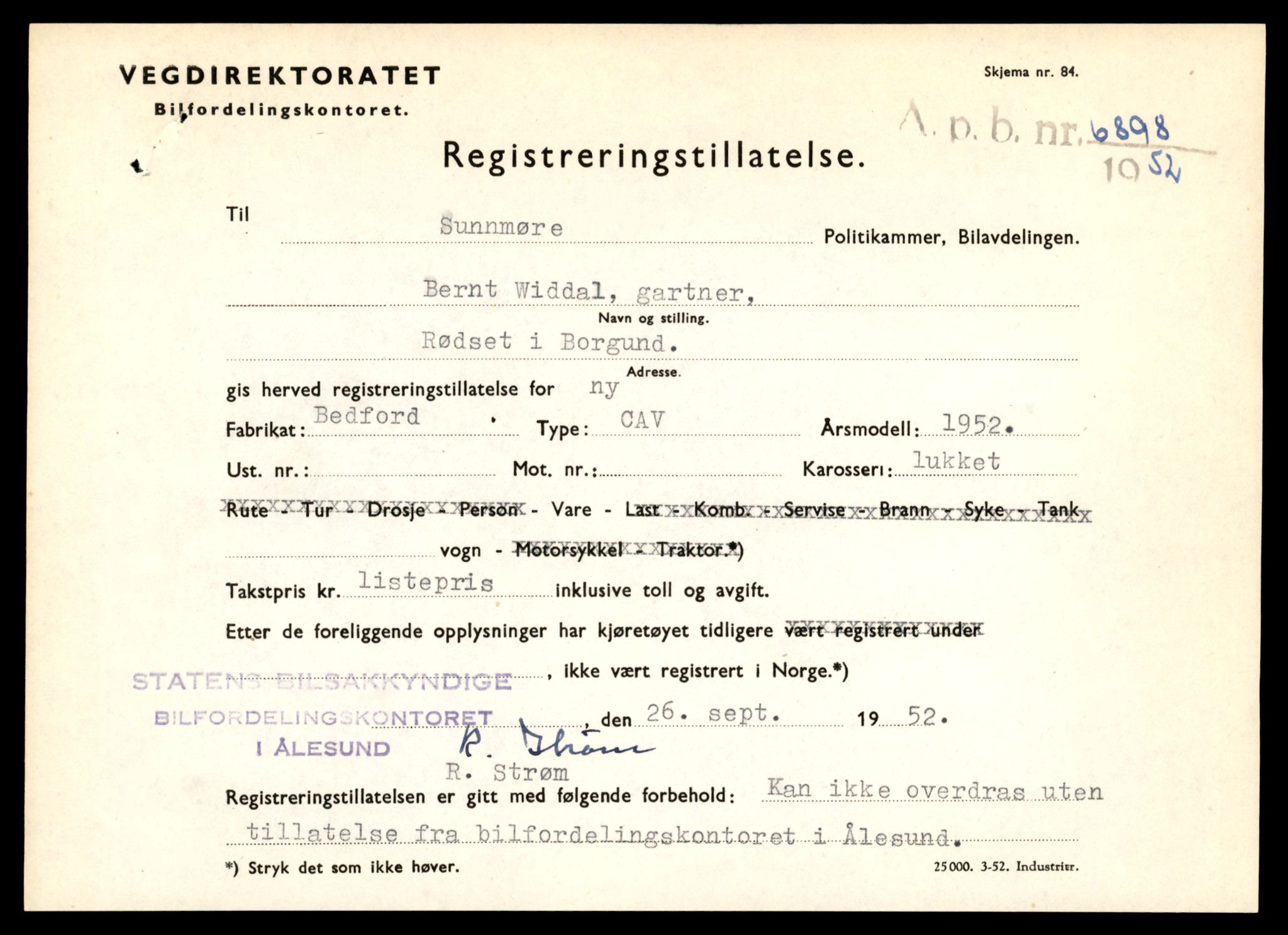 Møre og Romsdal vegkontor - Ålesund trafikkstasjon, SAT/A-4099/F/Fe/L0014: Registreringskort for kjøretøy T 1565 - T 1698, 1927-1998, p. 2521