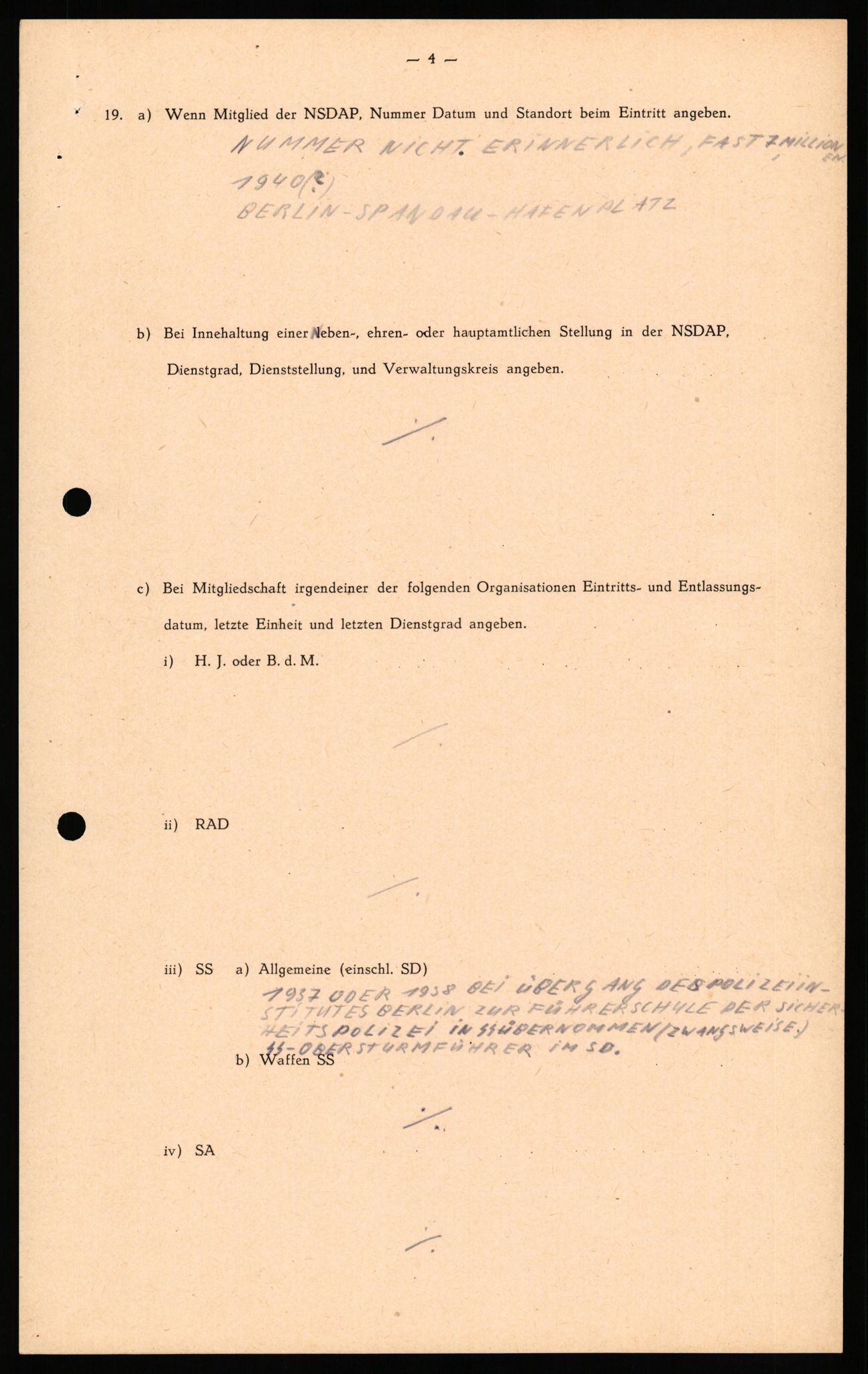 Forsvaret, Forsvarets overkommando II, AV/RA-RAFA-3915/D/Db/L0033: CI Questionaires. Tyske okkupasjonsstyrker i Norge. Tyskere., 1945-1946, p. 40