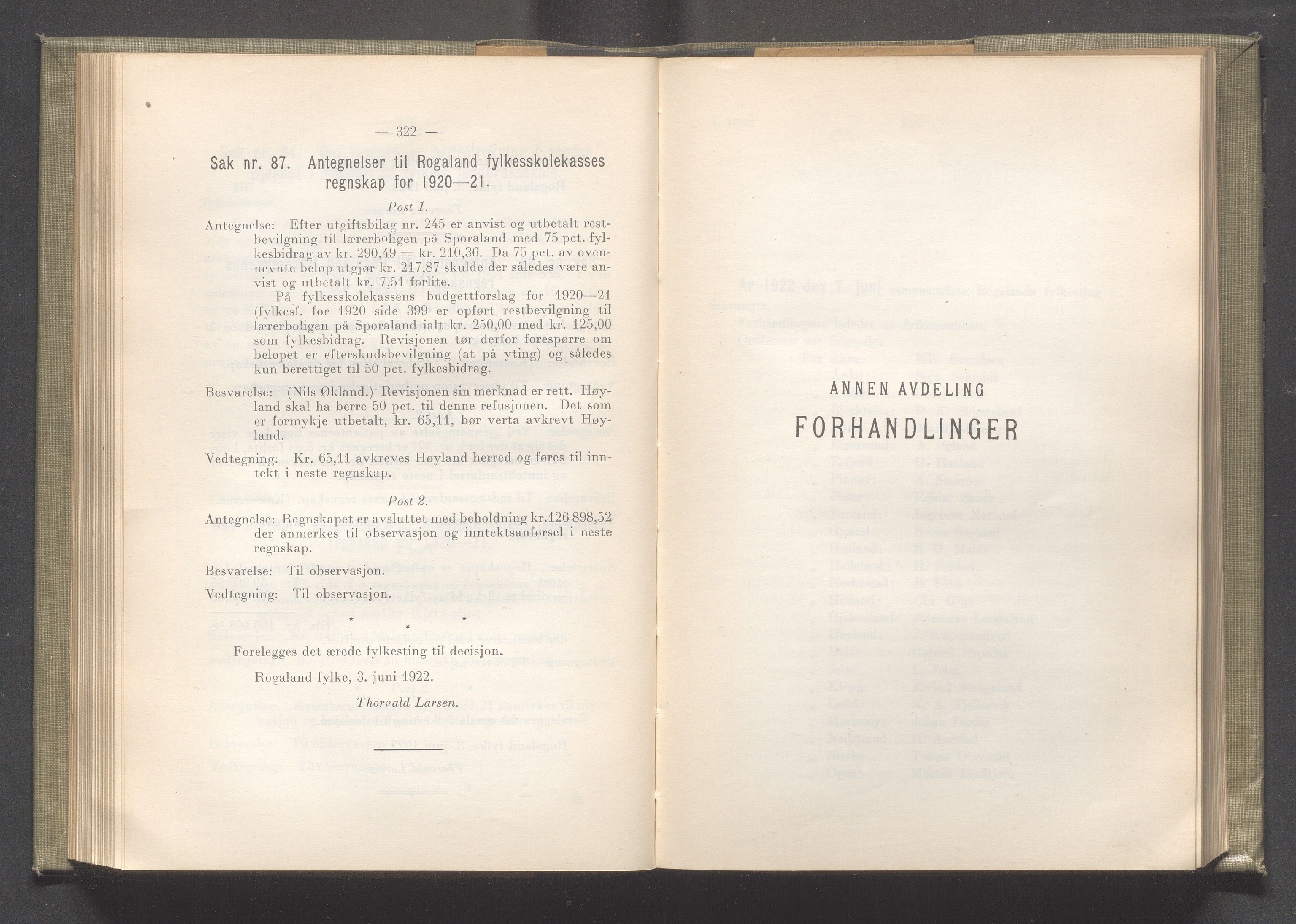 Rogaland fylkeskommune - Fylkesrådmannen , IKAR/A-900/A/Aa/Aaa/L0041: Møtebok , 1922, p. 322-323
