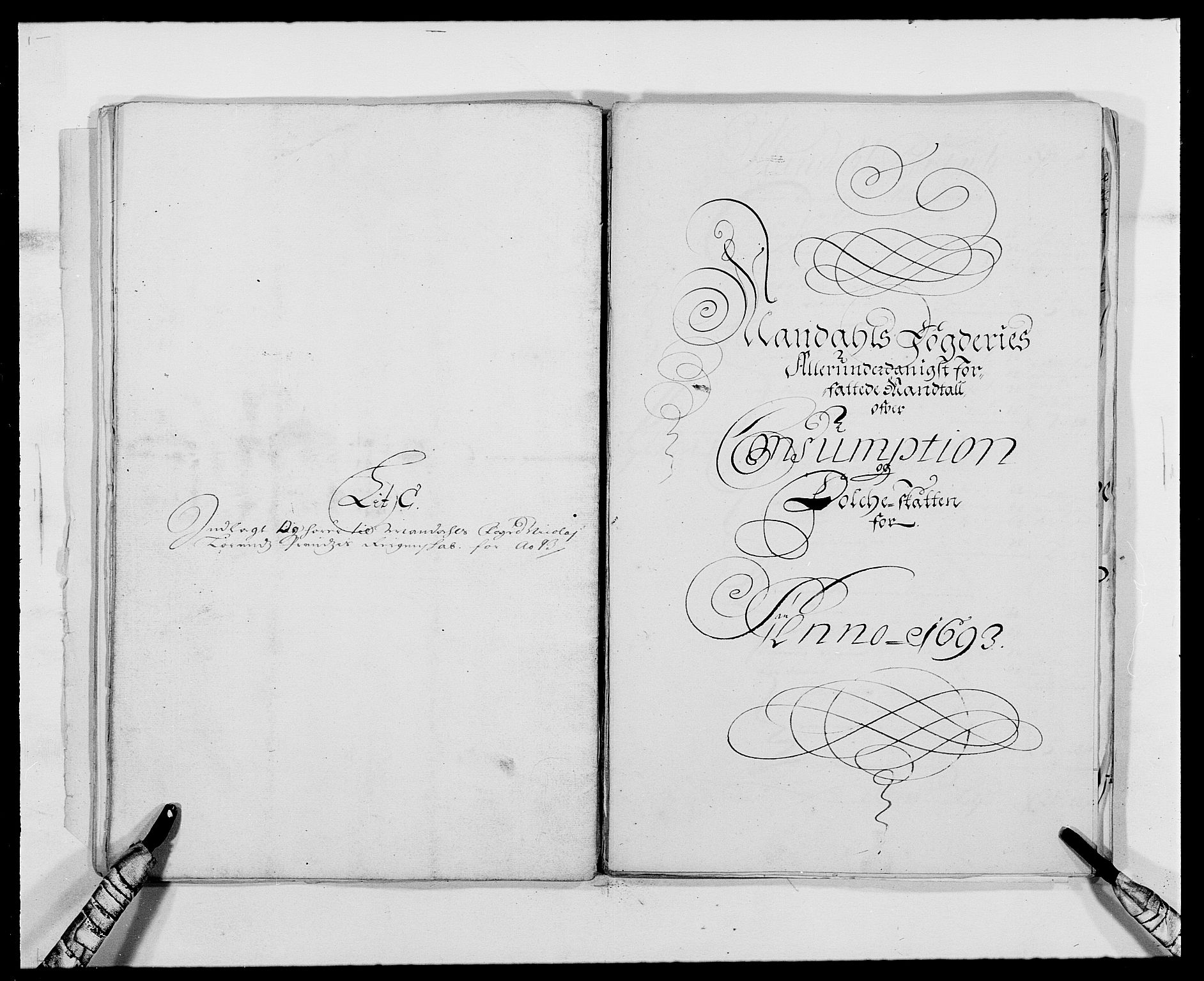 Rentekammeret inntil 1814, Reviderte regnskaper, Fogderegnskap, RA/EA-4092/R42/L2544: Mandal fogderi, 1692-1693, p. 216