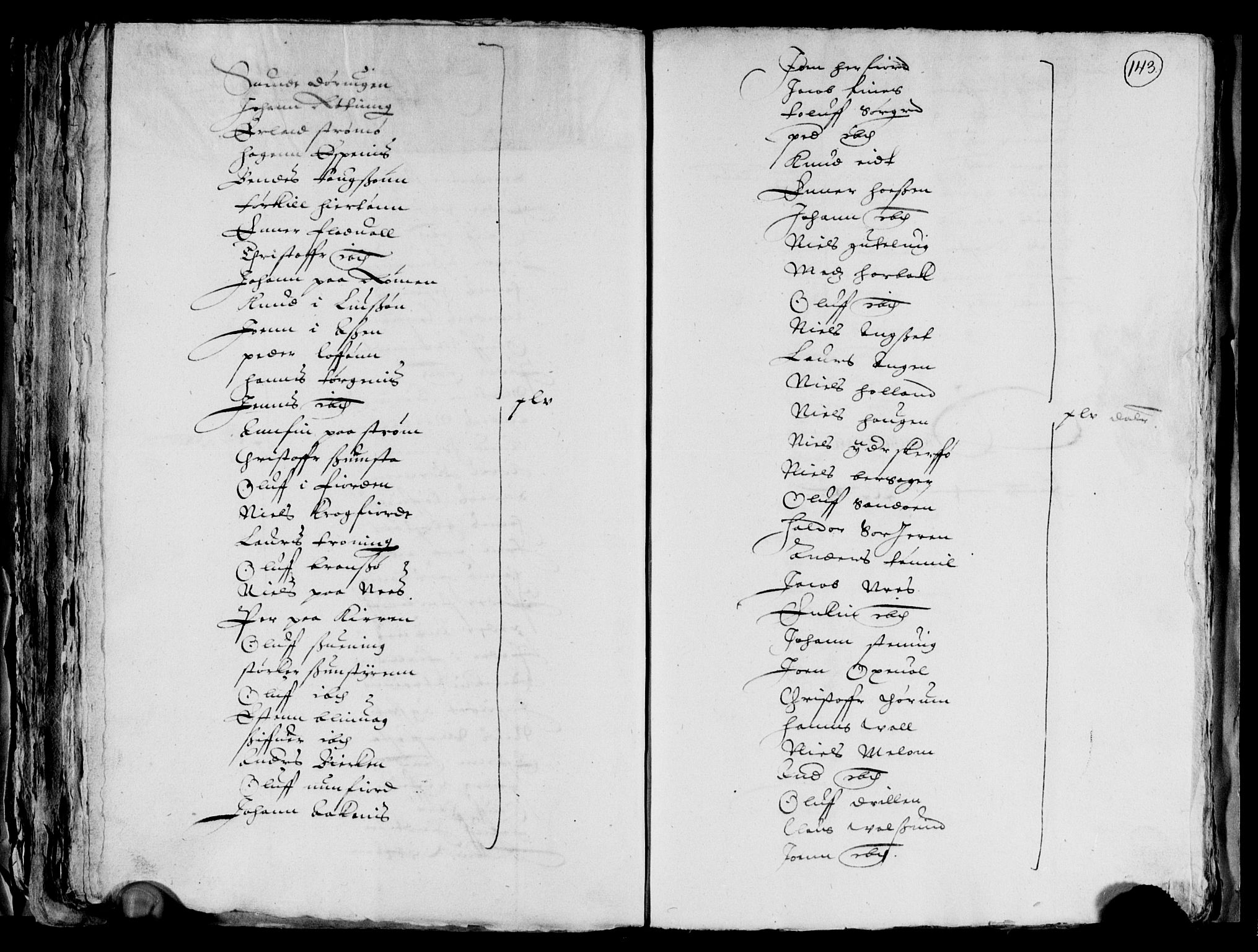 Rentekammeret inntil 1814, Reviderte regnskaper, Lensregnskaper, AV/RA-EA-5023/R/Rb/Rbw/L0008: Trondheim len, 1611-1612