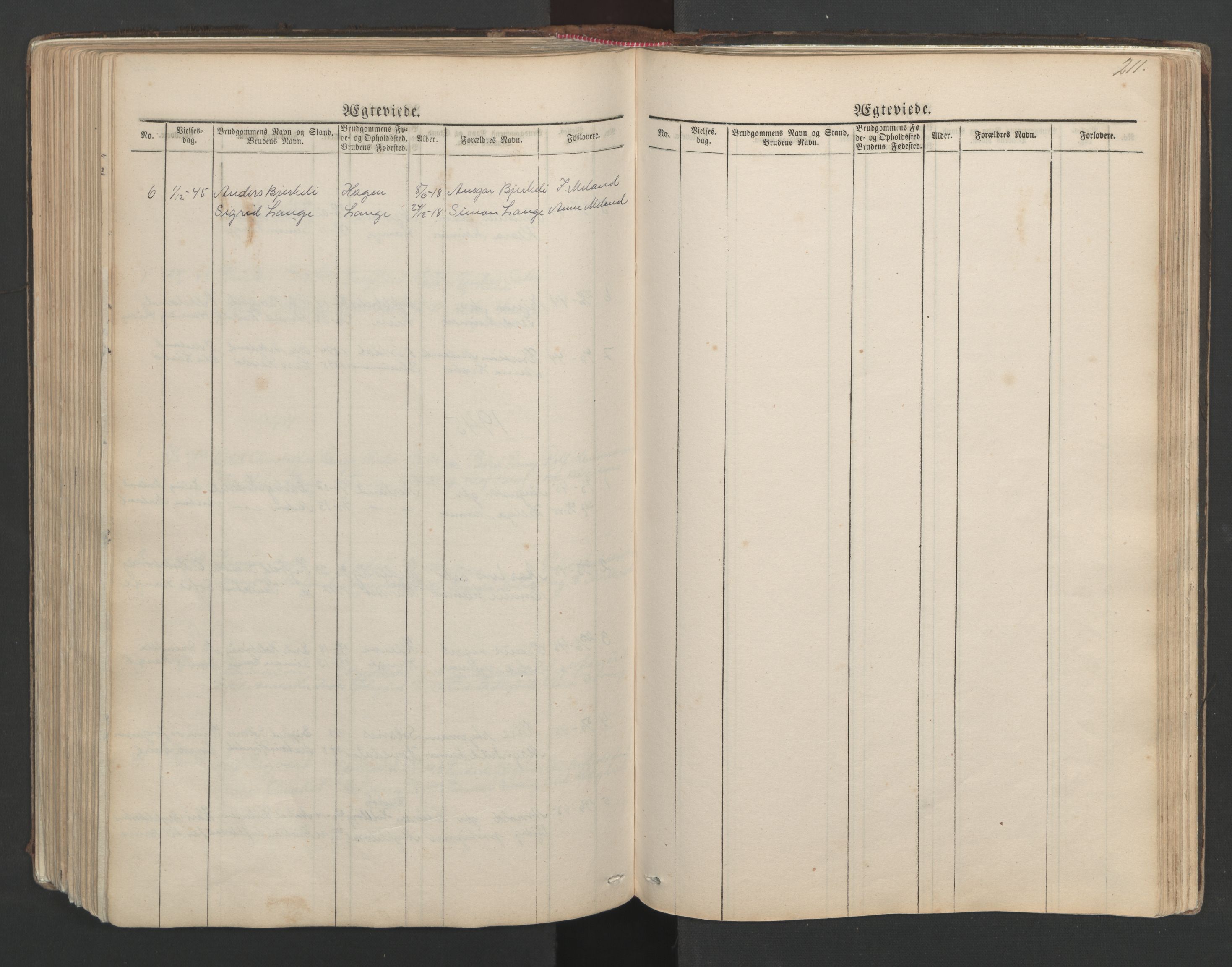 Ministerialprotokoller, klokkerbøker og fødselsregistre - Møre og Romsdal, SAT/A-1454/554/L0645: Parish register (copy) no. 554C02, 1867-1946, p. 211