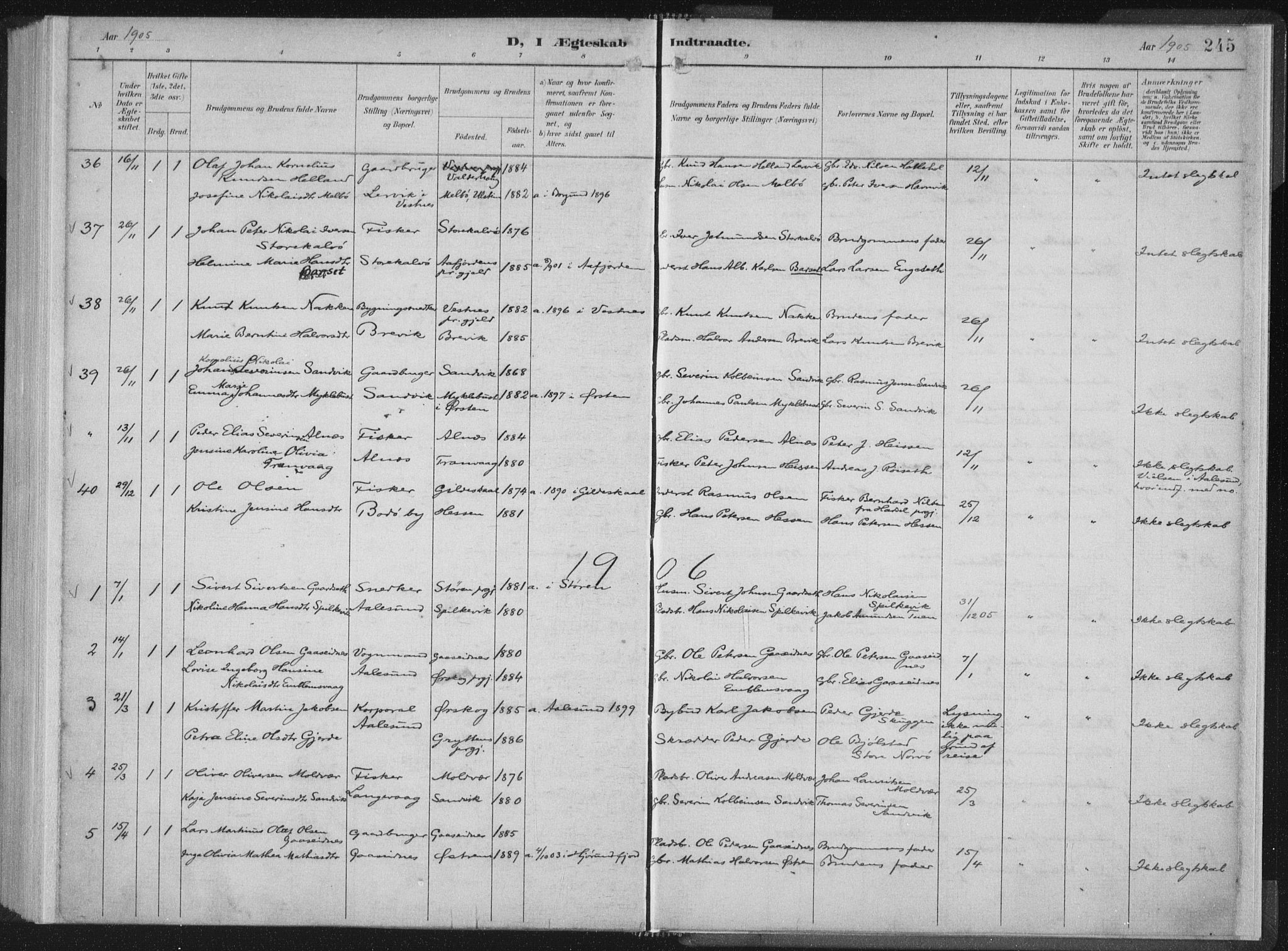 Ministerialprotokoller, klokkerbøker og fødselsregistre - Møre og Romsdal, AV/SAT-A-1454/528/L0405: Parish register (official) no. 528A14, 1891-1906, p. 245