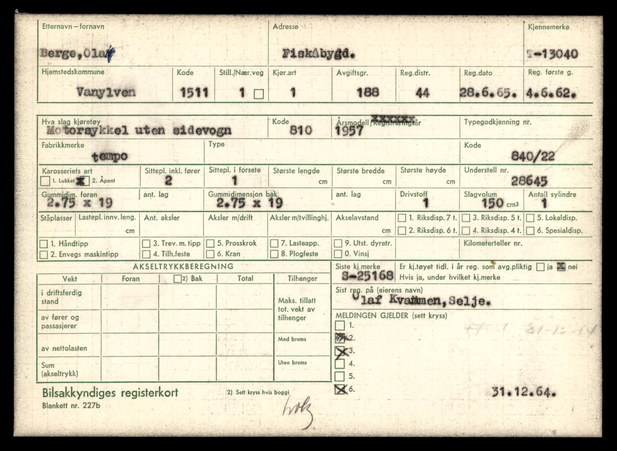 Møre og Romsdal vegkontor - Ålesund trafikkstasjon, AV/SAT-A-4099/F/Fe/L0037: Registreringskort for kjøretøy T 13031 - T 13179, 1927-1998, p. 219
