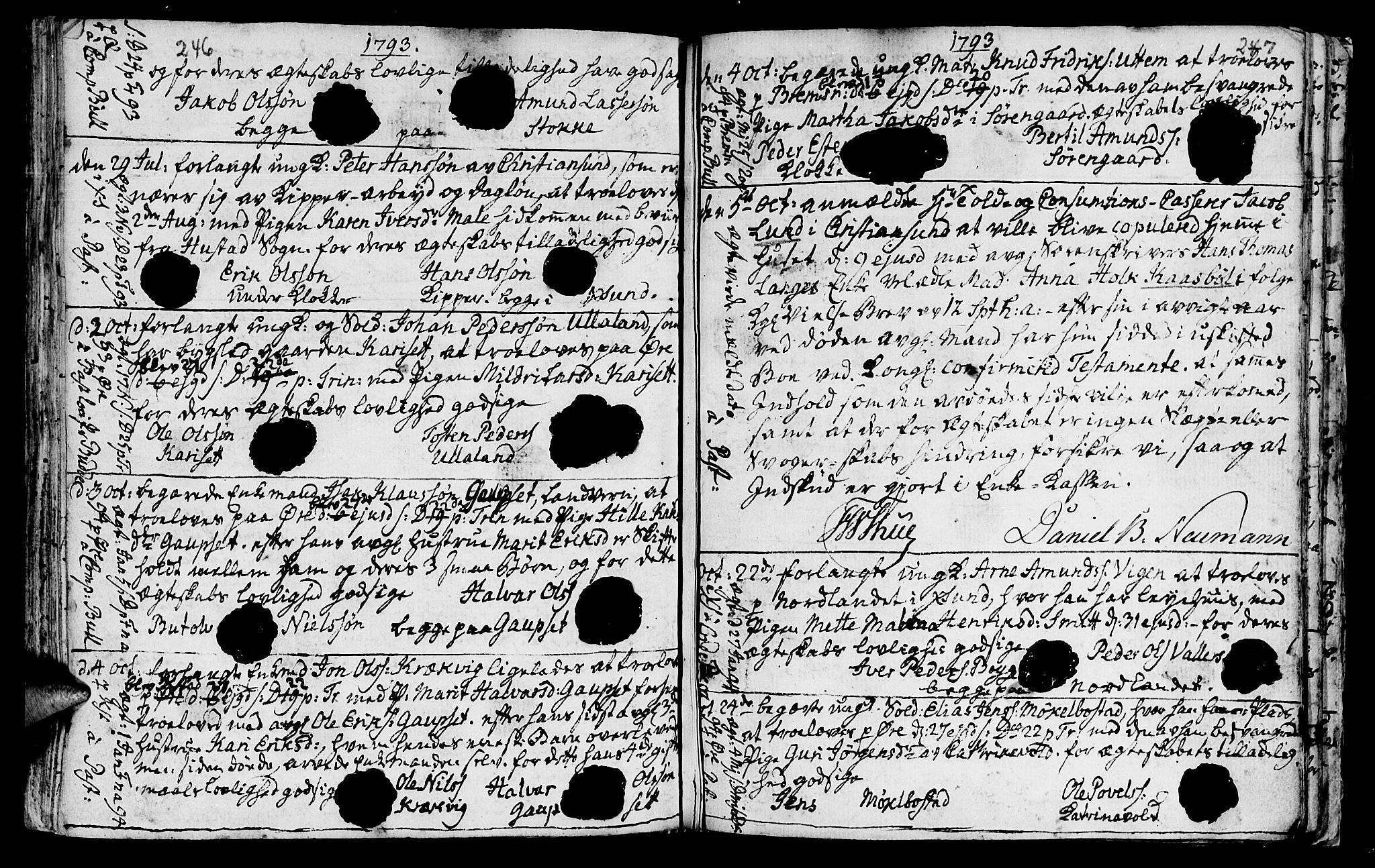 Ministerialprotokoller, klokkerbøker og fødselsregistre - Møre og Romsdal, AV/SAT-A-1454/568/L0794: Parish register (official) no. 568A03, 1764-1801, p. 246-247