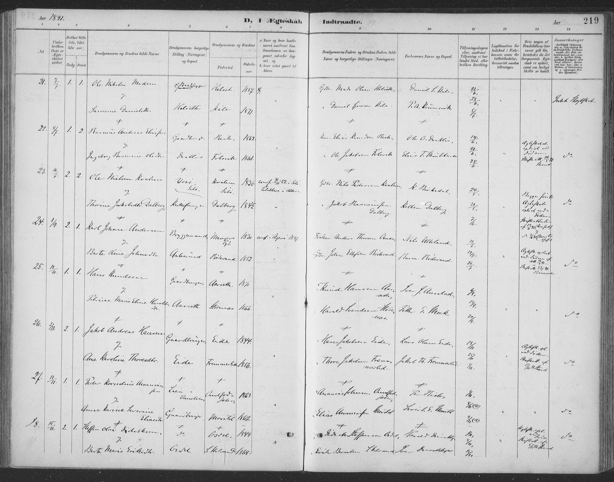 Ministerialprotokoller, klokkerbøker og fødselsregistre - Møre og Romsdal, AV/SAT-A-1454/511/L0142: Parish register (official) no. 511A09, 1891-1905, p. 219