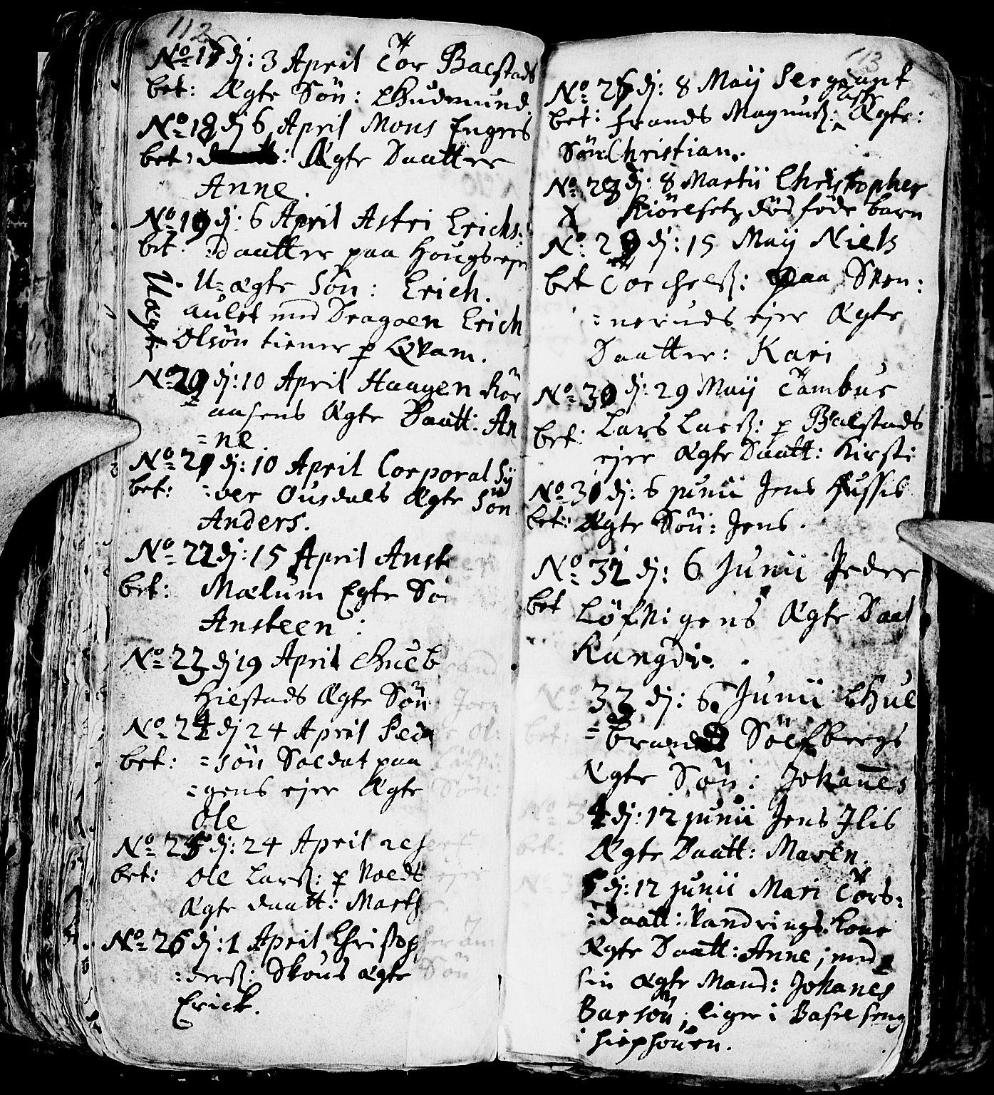 Nes prestekontor, Hedmark, AV/SAH-PREST-020/L/La/L0001: Parish register (copy) no. 1, 1663-1784, p. 112-113