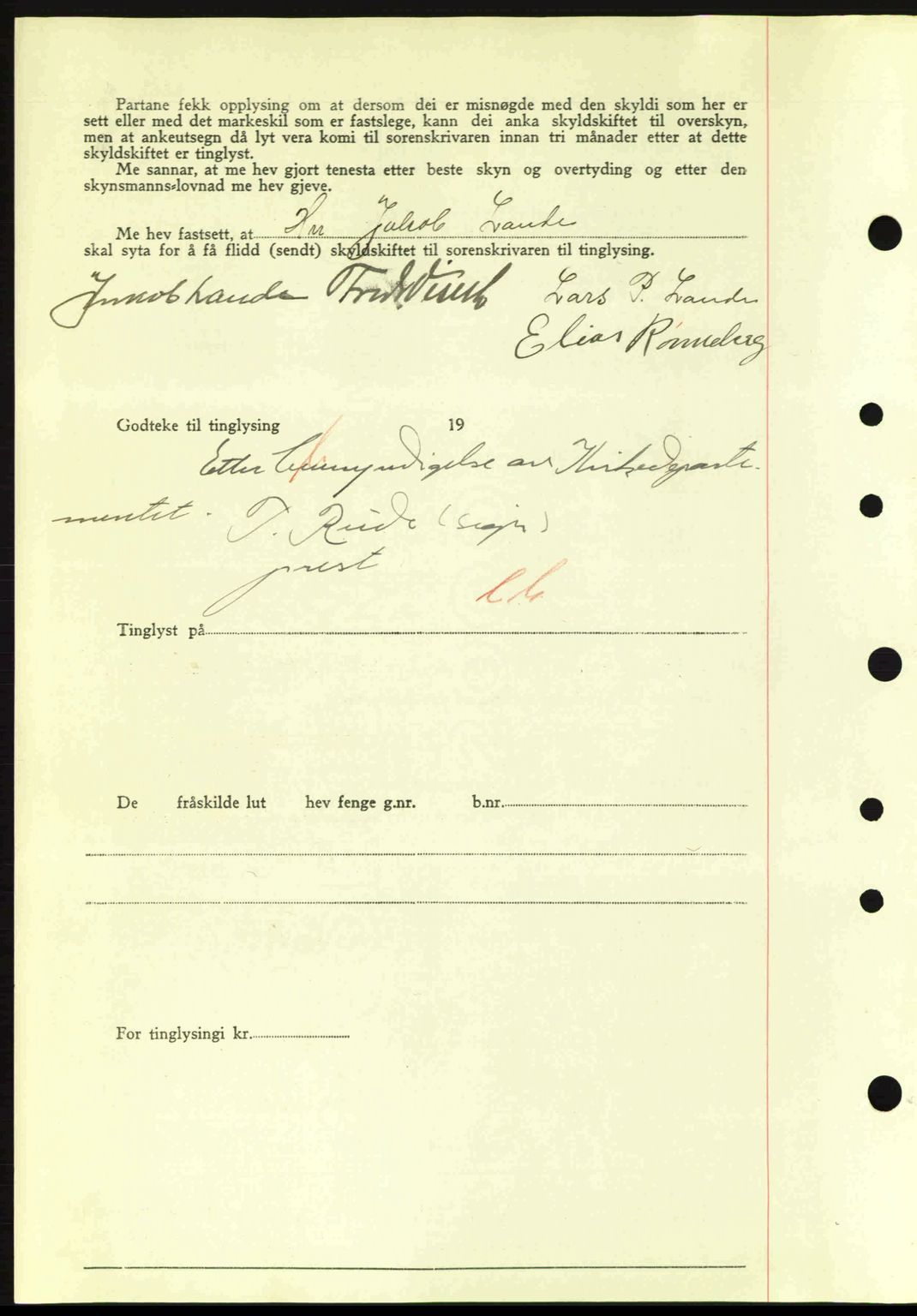 Nordre Sunnmøre sorenskriveri, AV/SAT-A-0006/1/2/2C/2Ca: Mortgage book no. A17, 1943-1944, Diary no: : 1561/1943