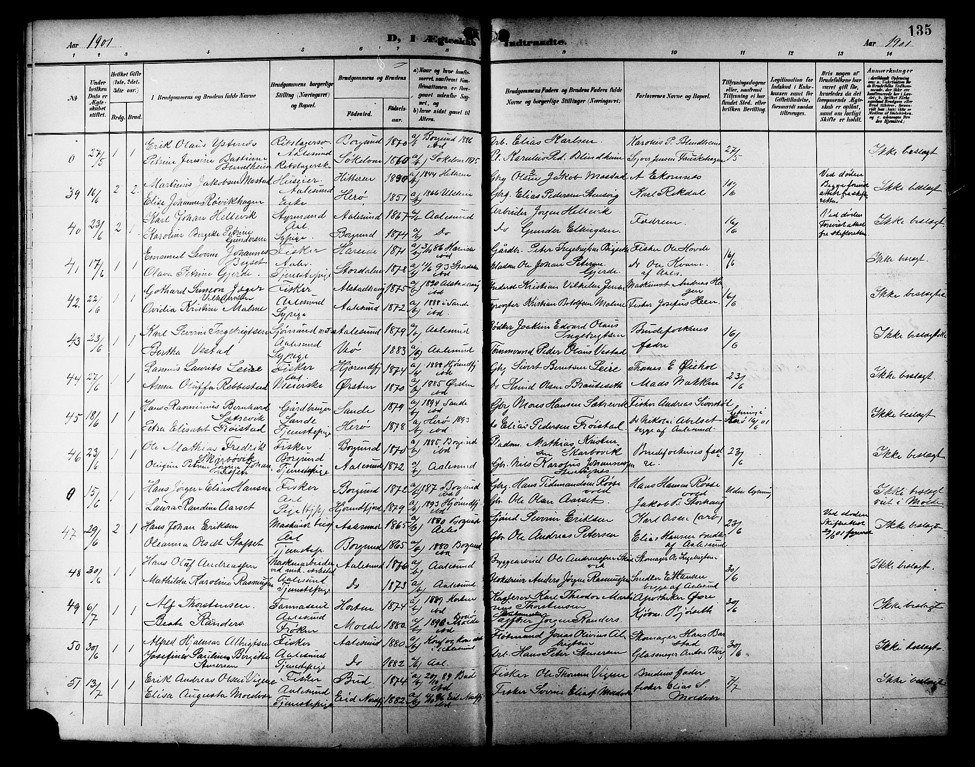 Ministerialprotokoller, klokkerbøker og fødselsregistre - Møre og Romsdal, AV/SAT-A-1454/529/L0469: Parish register (copy) no. 529C06, 1898-1906, p. 135