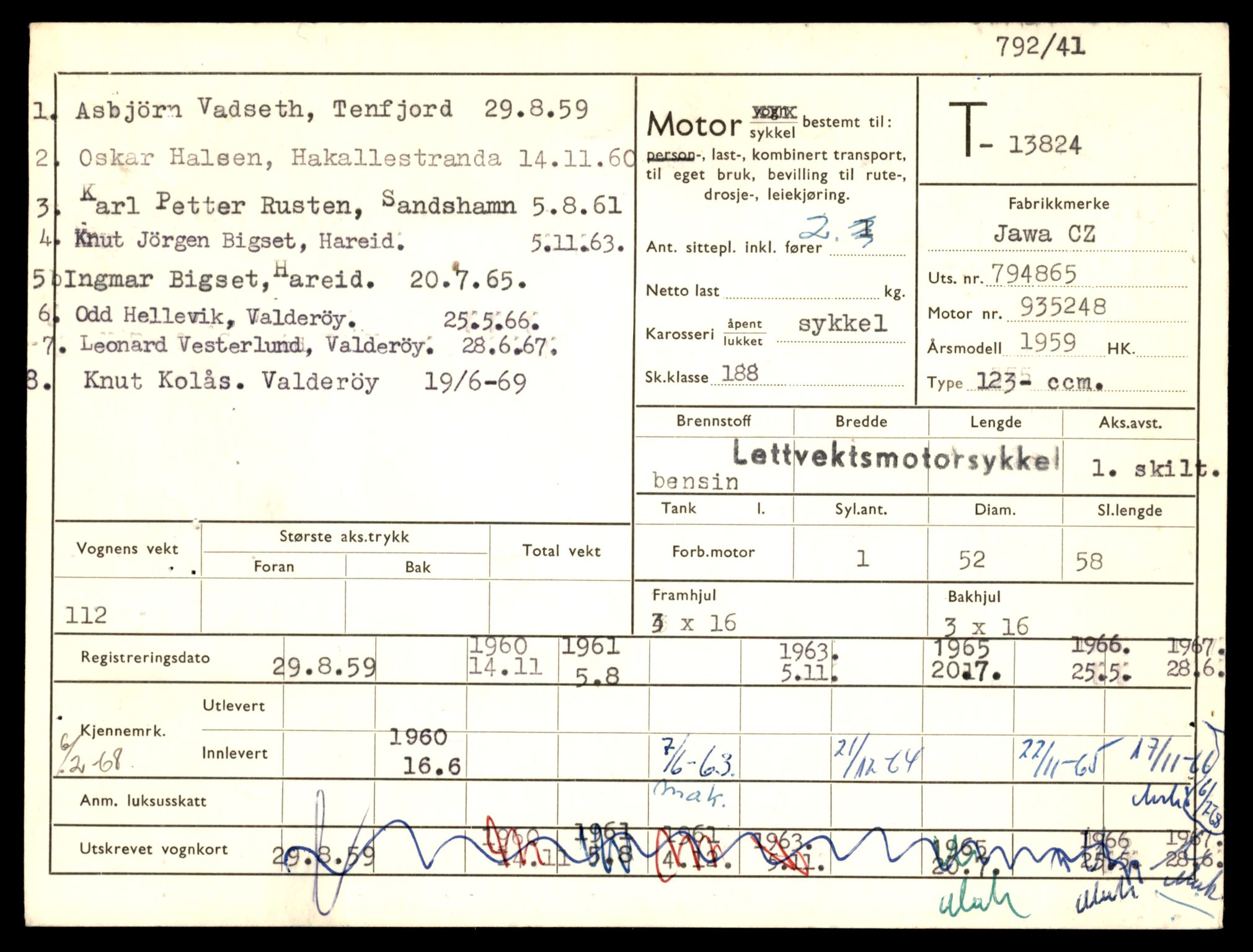 Møre og Romsdal vegkontor - Ålesund trafikkstasjon, AV/SAT-A-4099/F/Fe/L0041: Registreringskort for kjøretøy T 13710 - T 13905, 1927-1998, p. 2047