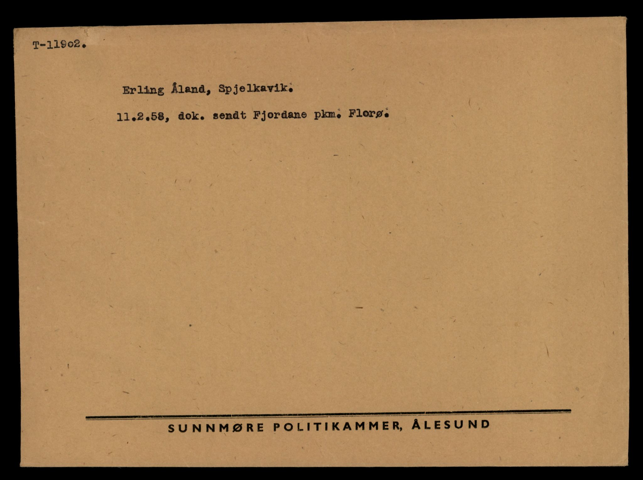 Møre og Romsdal vegkontor - Ålesund trafikkstasjon, AV/SAT-A-4099/F/Fe/L0031: Registreringskort for kjøretøy T 11800 - T 11996, 1927-1998, p. 1817