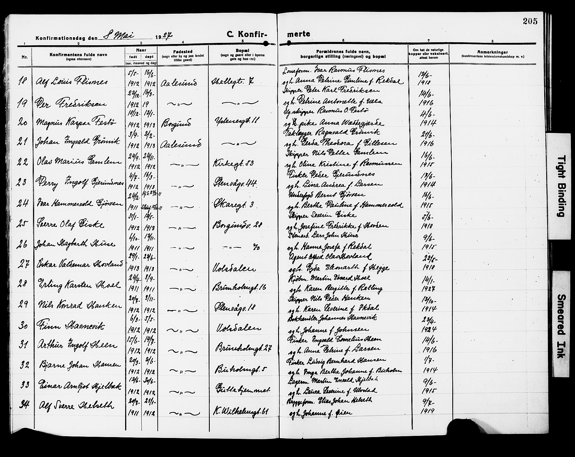 Ministerialprotokoller, klokkerbøker og fødselsregistre - Møre og Romsdal, SAT/A-1454/529/L0472: Parish register (copy) no. 529C09, 1917-1929, p. 205