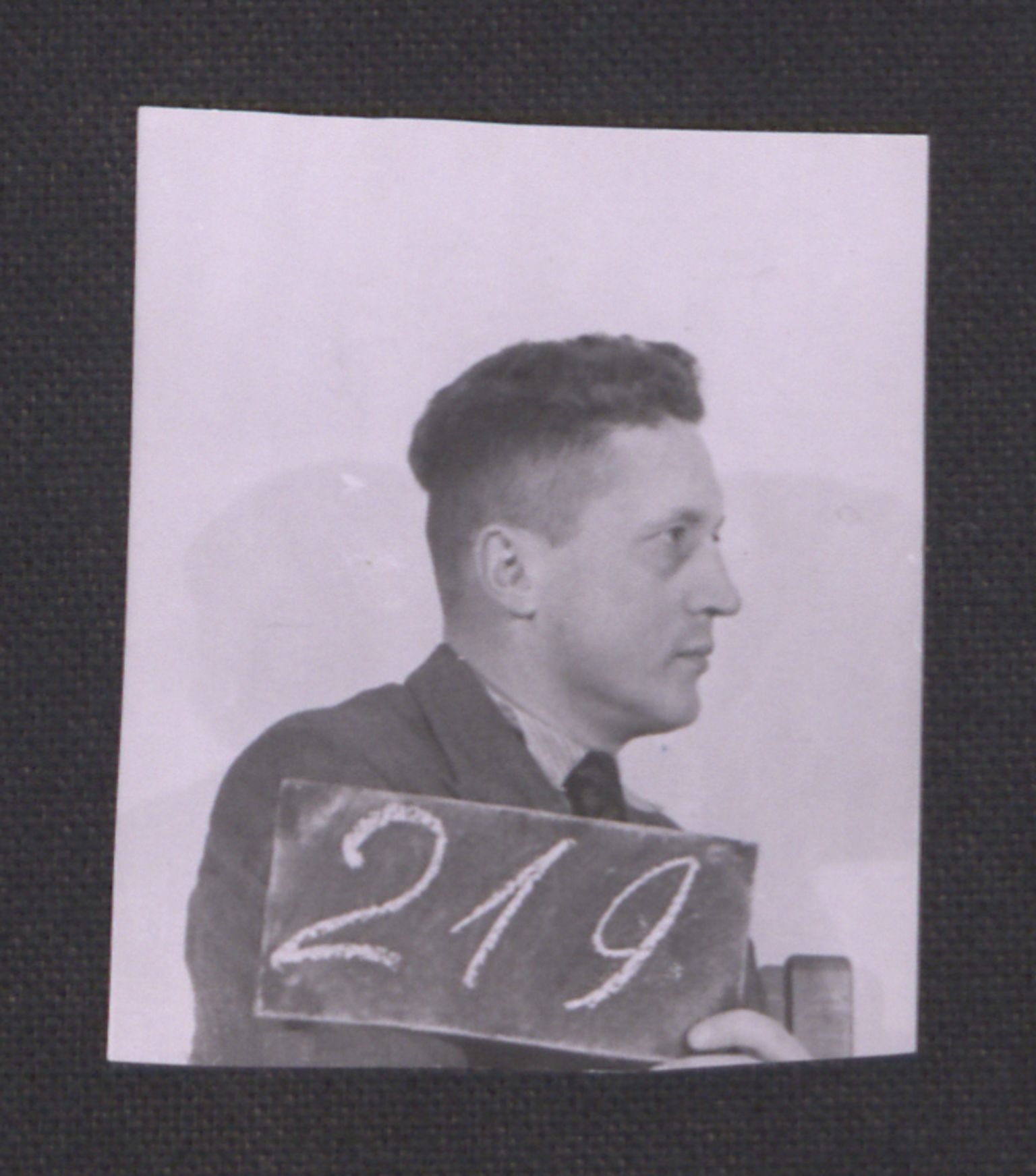 Forsvaret, Forsvarets overkommando II, AV/RA-RAFA-3915/D/Db/L0023: CI Questionaires. Tyske okkupasjonsstyrker i Norge. Tyskere., 1945-1946, p. 106