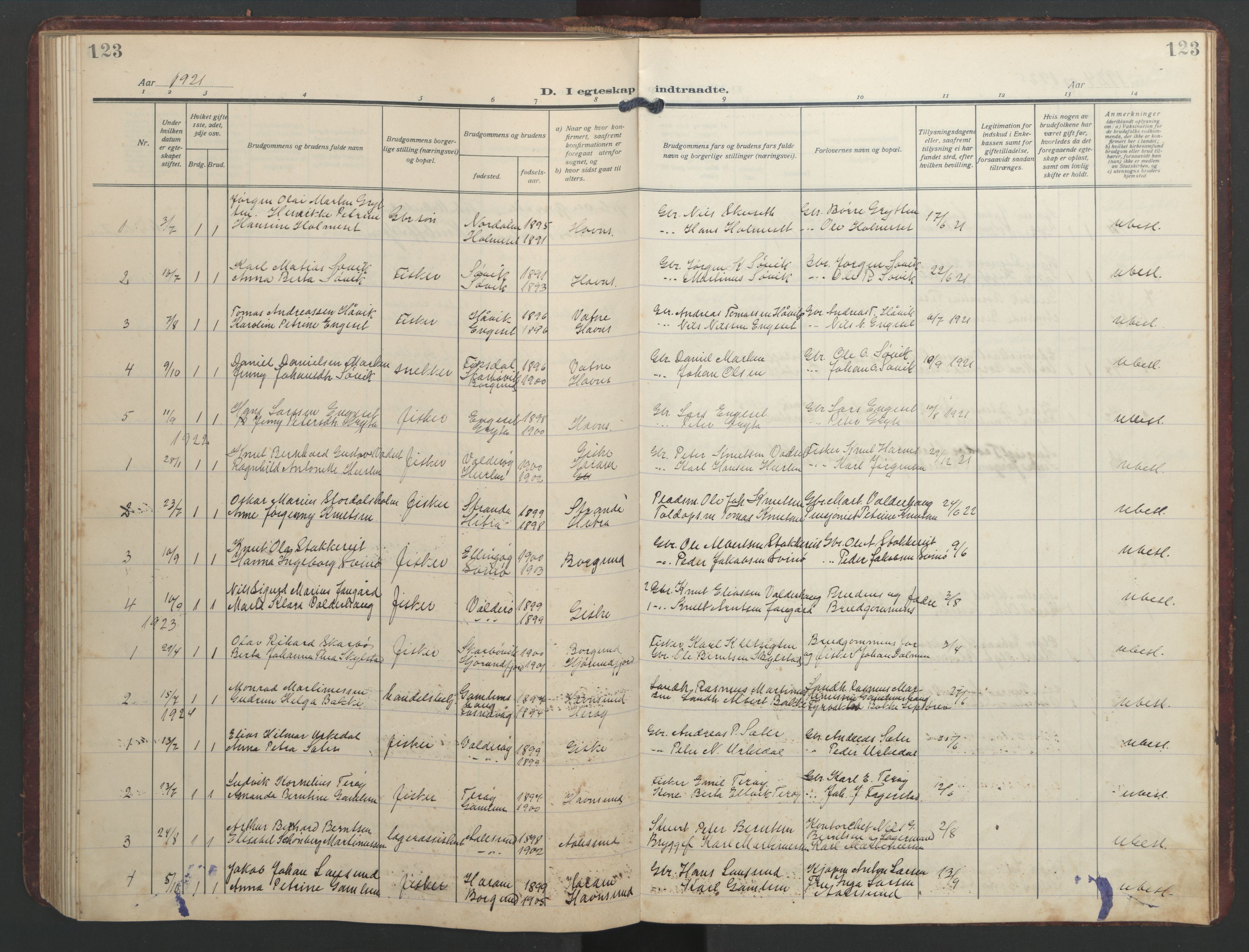 Ministerialprotokoller, klokkerbøker og fødselsregistre - Møre og Romsdal, AV/SAT-A-1454/526/L0384: Parish register (copy) no. 526C01, 1917-1952, p. 123