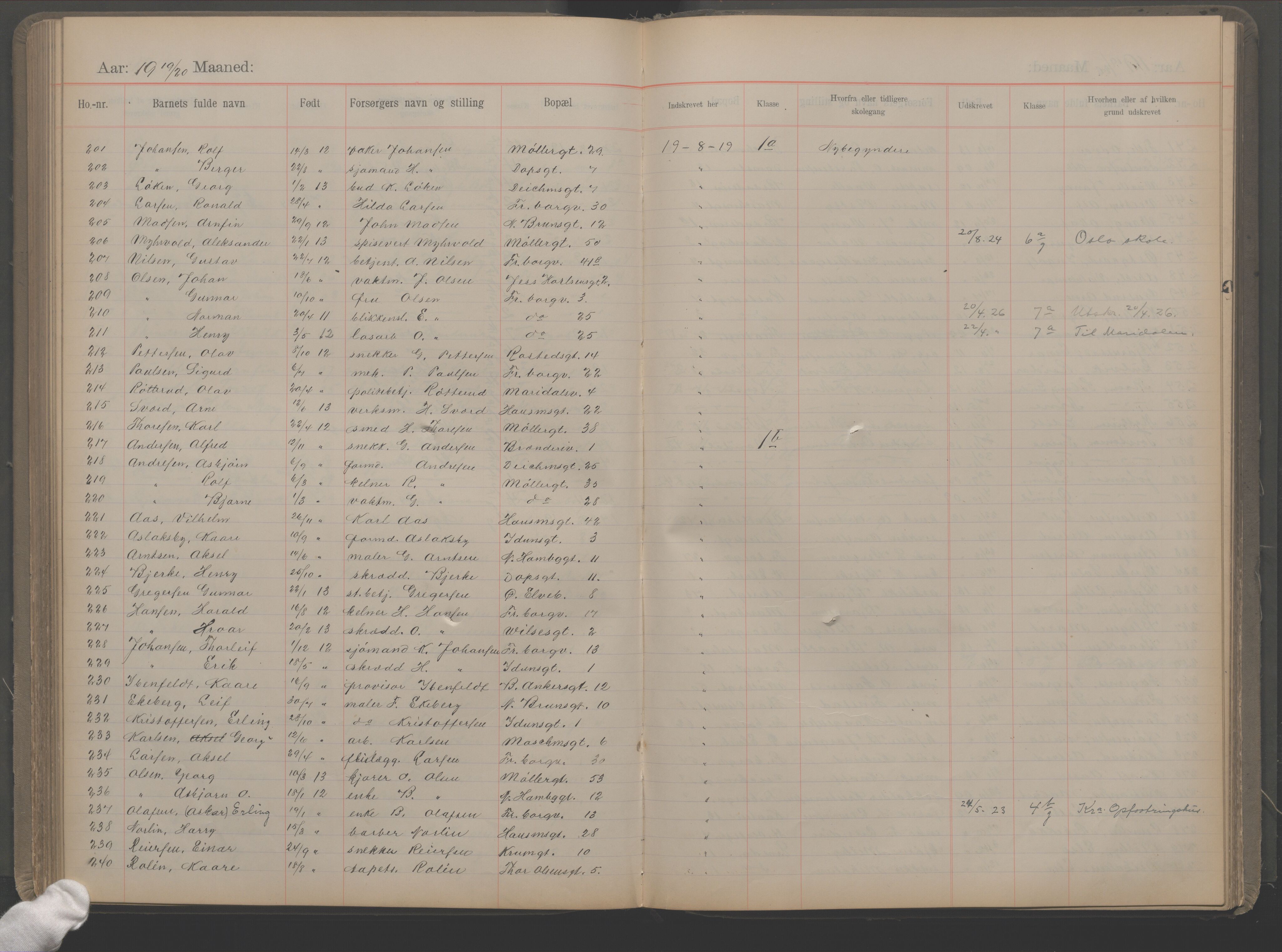 Møllergata skole, OBA/A-20129/F/Fa/L0002: Ut-/innskrivningsprotokoll, 1907-1932, p. 137