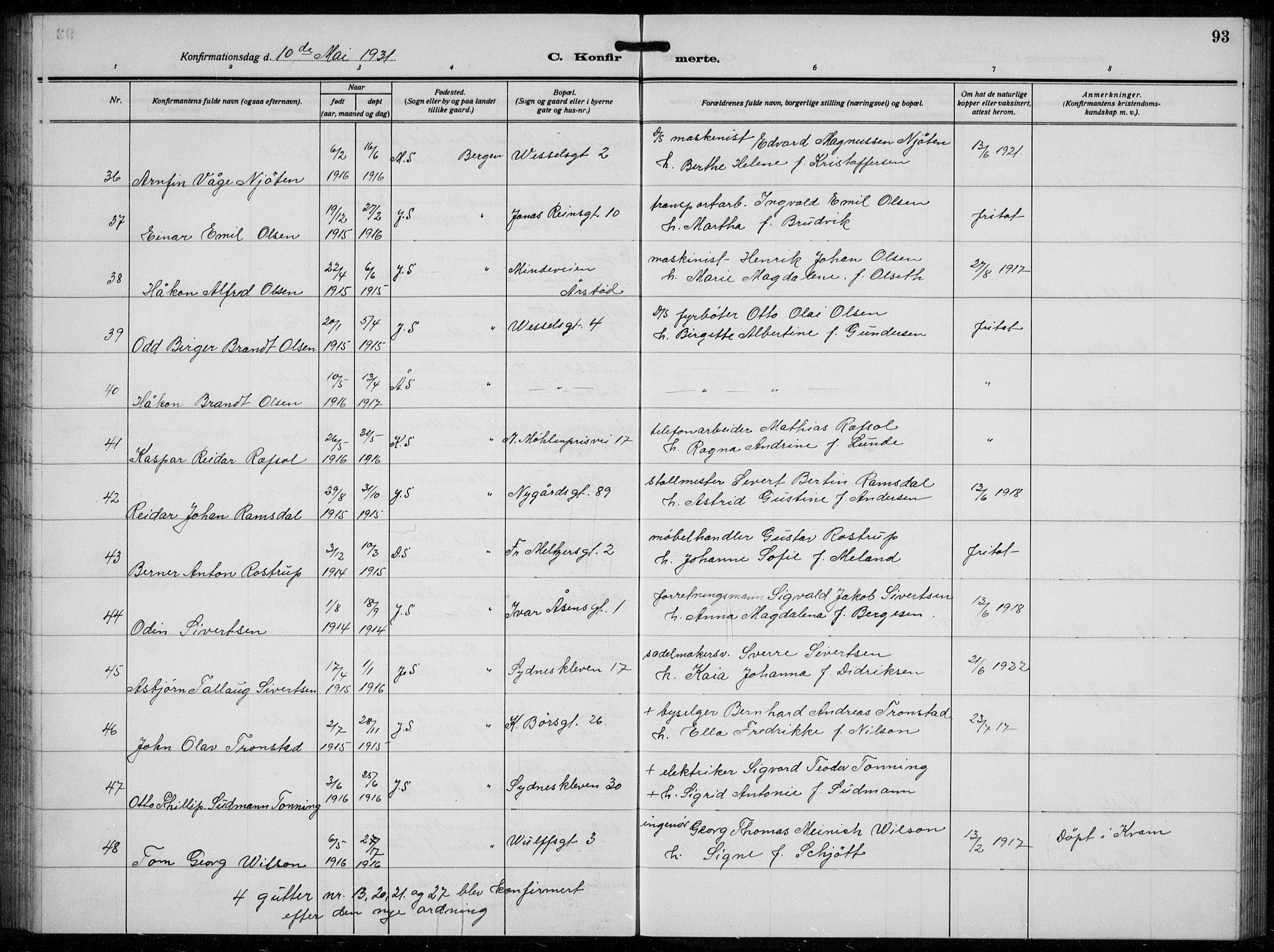 Johanneskirken sokneprestembete, AV/SAB-A-76001/H/Hab: Parish register (copy) no. B  3, 1925-1935, p. 92b-93a