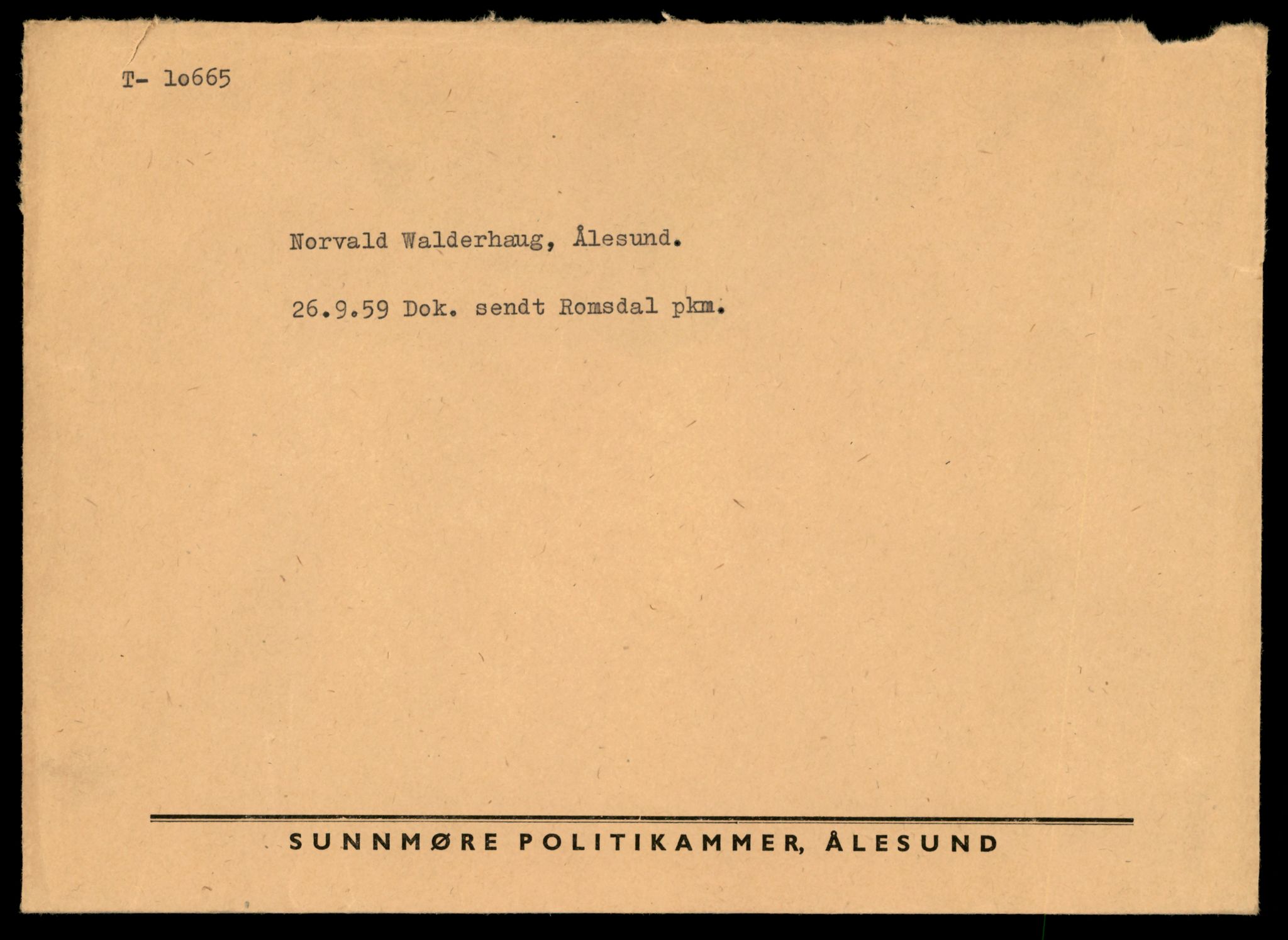 Møre og Romsdal vegkontor - Ålesund trafikkstasjon, AV/SAT-A-4099/F/Fe/L0022: Registreringskort for kjøretøy T 10584 - T 10694, 1927-1998, p. 2245