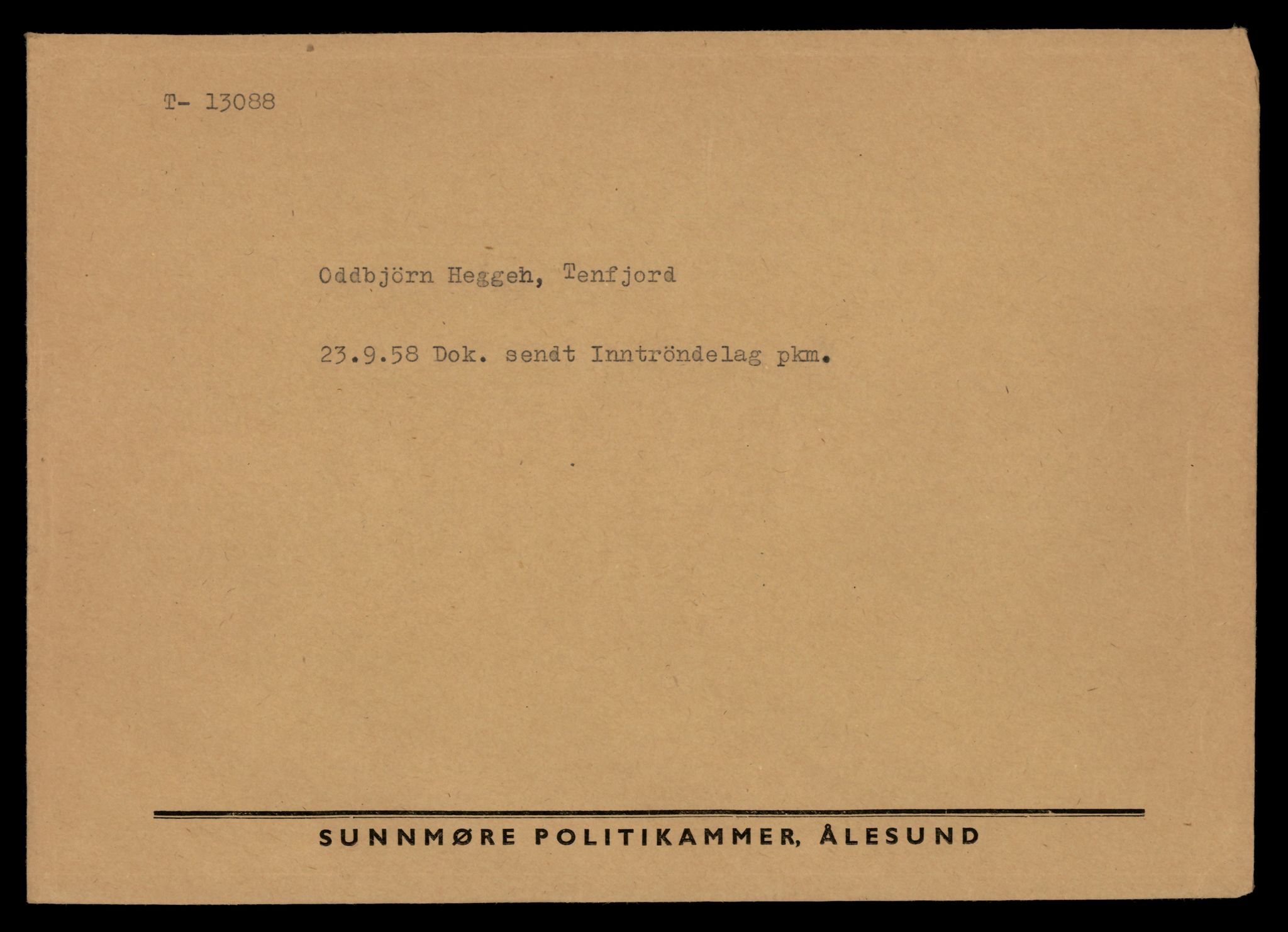 Møre og Romsdal vegkontor - Ålesund trafikkstasjon, AV/SAT-A-4099/F/Fe/L0037: Registreringskort for kjøretøy T 13031 - T 13179, 1927-1998, p. 1175