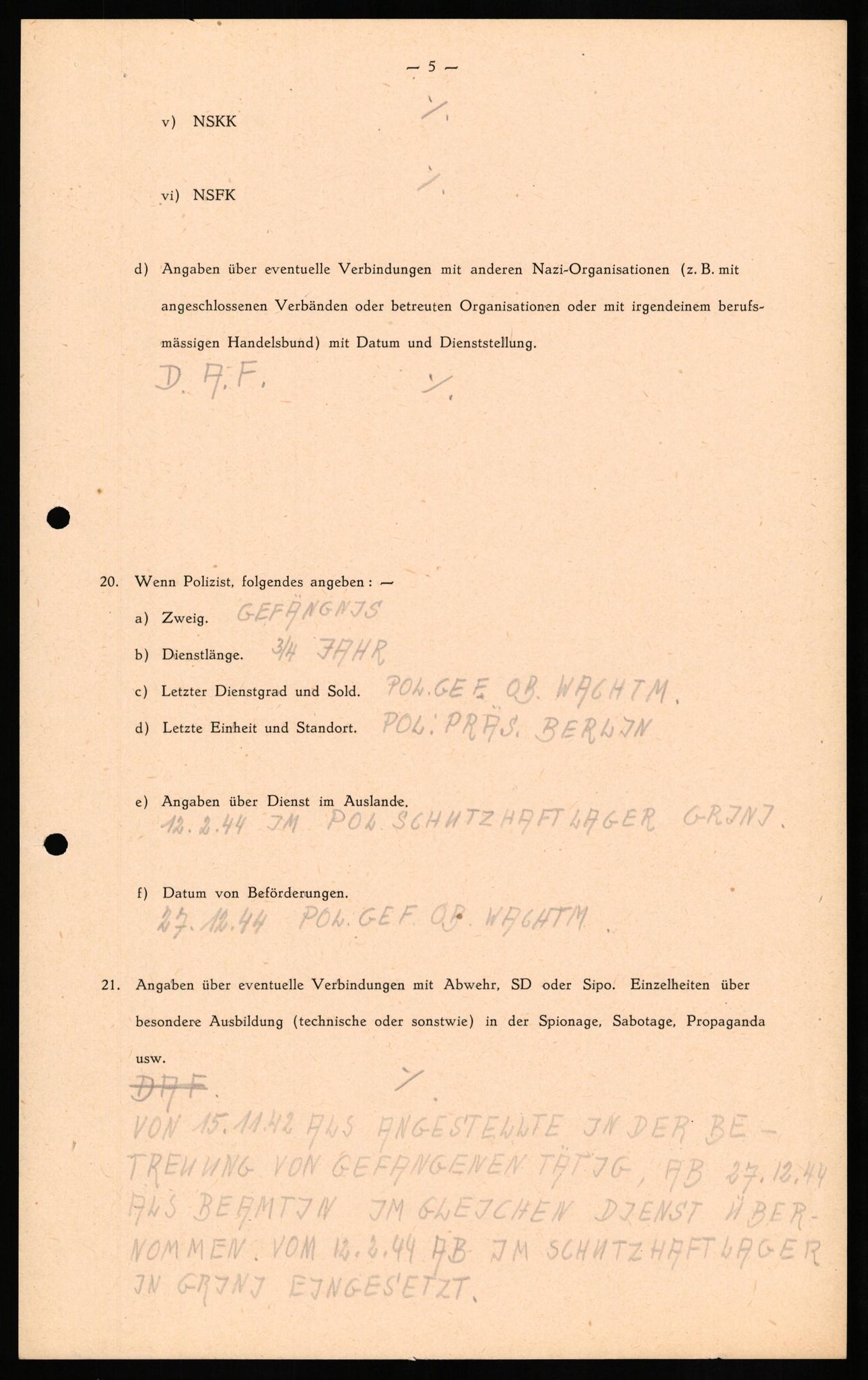 Forsvaret, Forsvarets overkommando II, AV/RA-RAFA-3915/D/Db/L0024: CI Questionaires. Tyske okkupasjonsstyrker i Norge. Tyskere., 1945-1946, p. 118