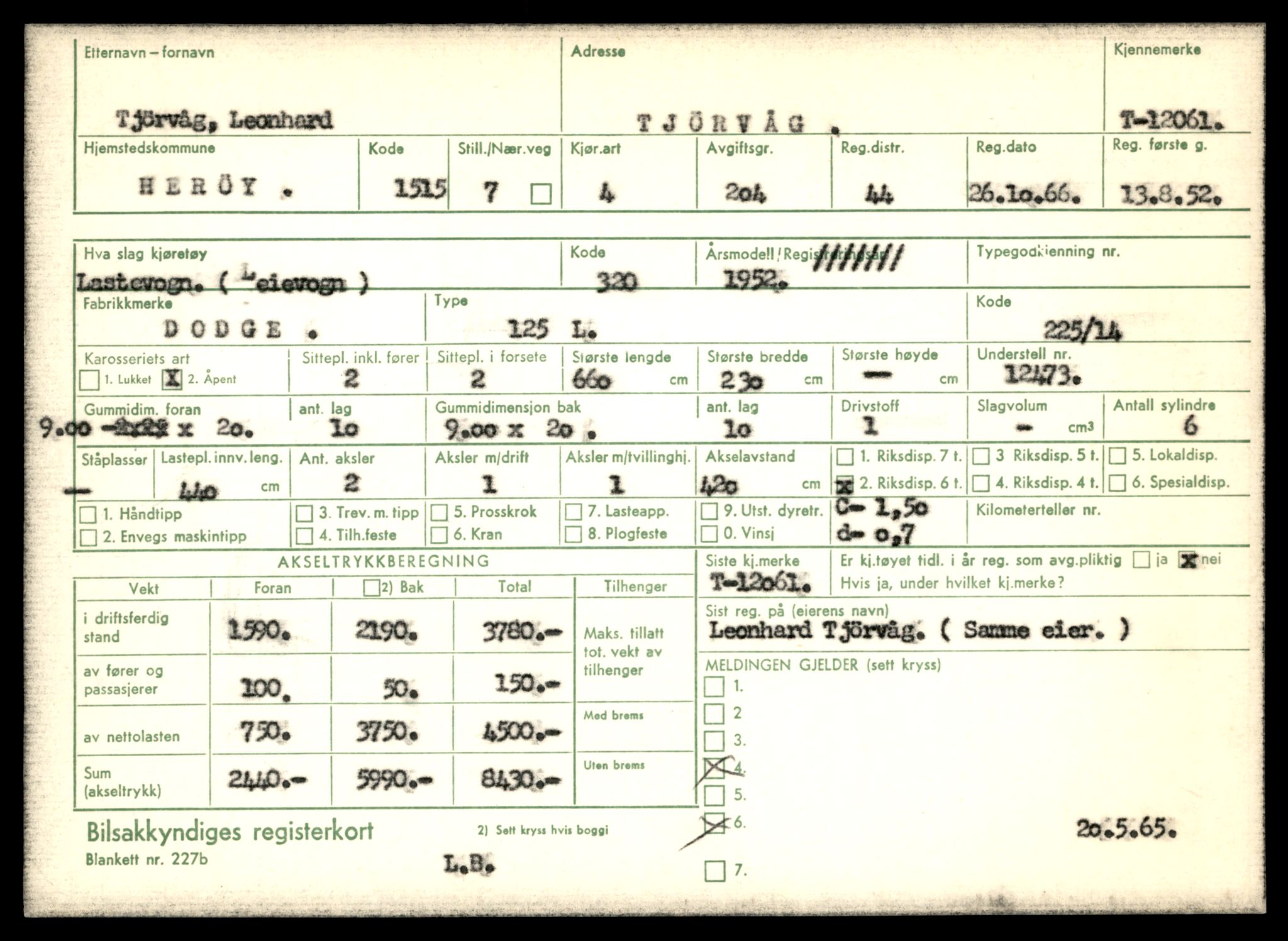 Møre og Romsdal vegkontor - Ålesund trafikkstasjon, AV/SAT-A-4099/F/Fe/L0032: Registreringskort for kjøretøy T 11997 - T 12149, 1927-1998, p. 1635