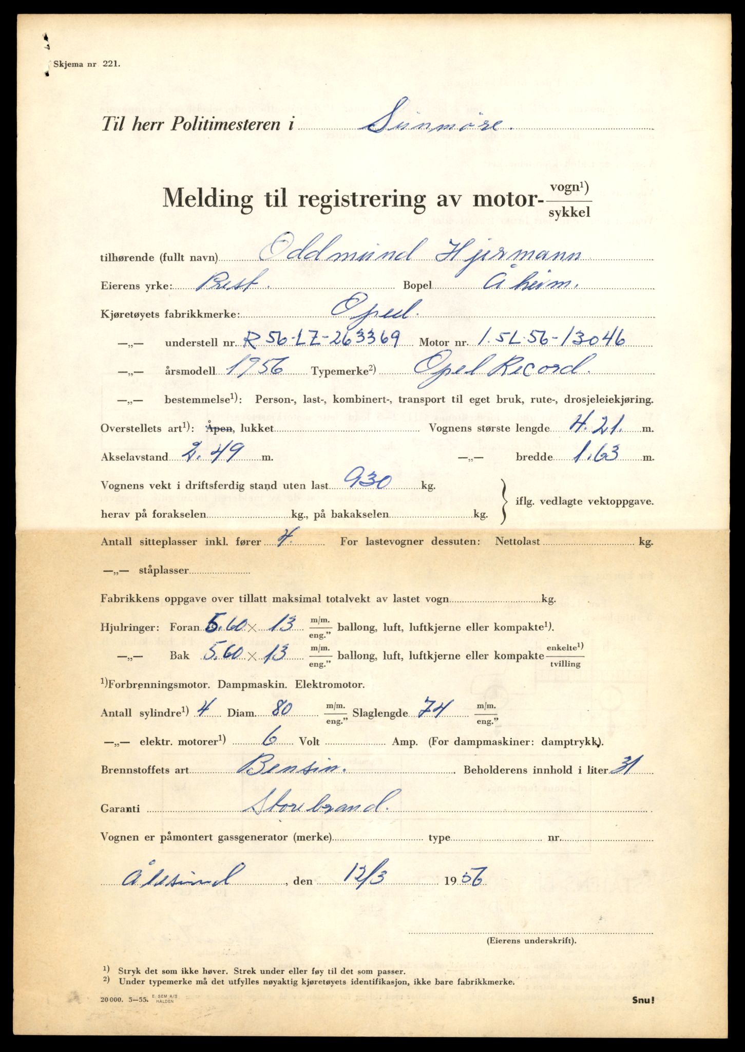 Møre og Romsdal vegkontor - Ålesund trafikkstasjon, AV/SAT-A-4099/F/Fe/L0049: Registreringskort for kjøretøy T 14864 - T 18613, 1927-1998, p. 3099