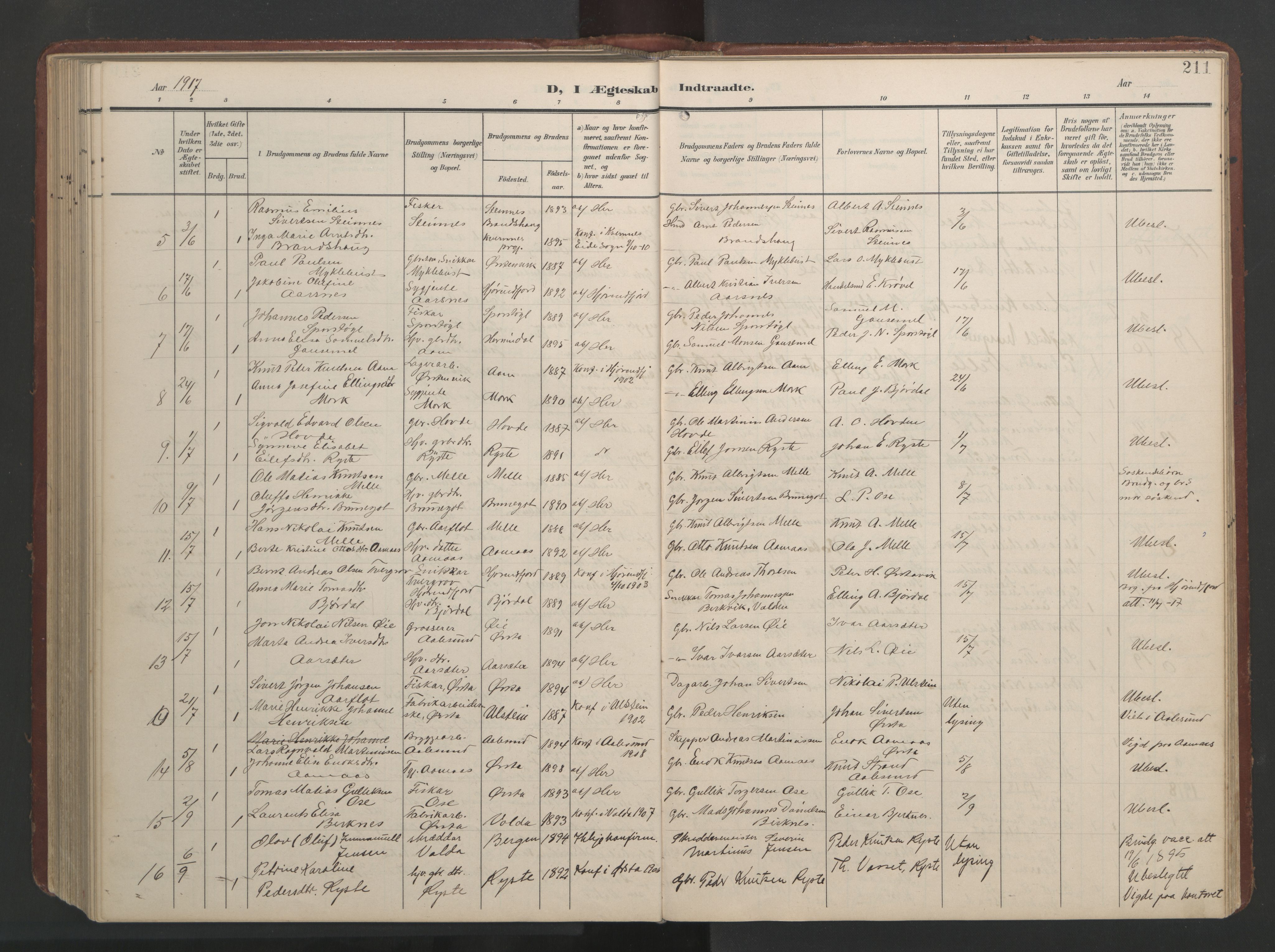 Ministerialprotokoller, klokkerbøker og fødselsregistre - Møre og Romsdal, AV/SAT-A-1454/513/L0190: Parish register (copy) no. 513C04, 1904-1926, p. 211