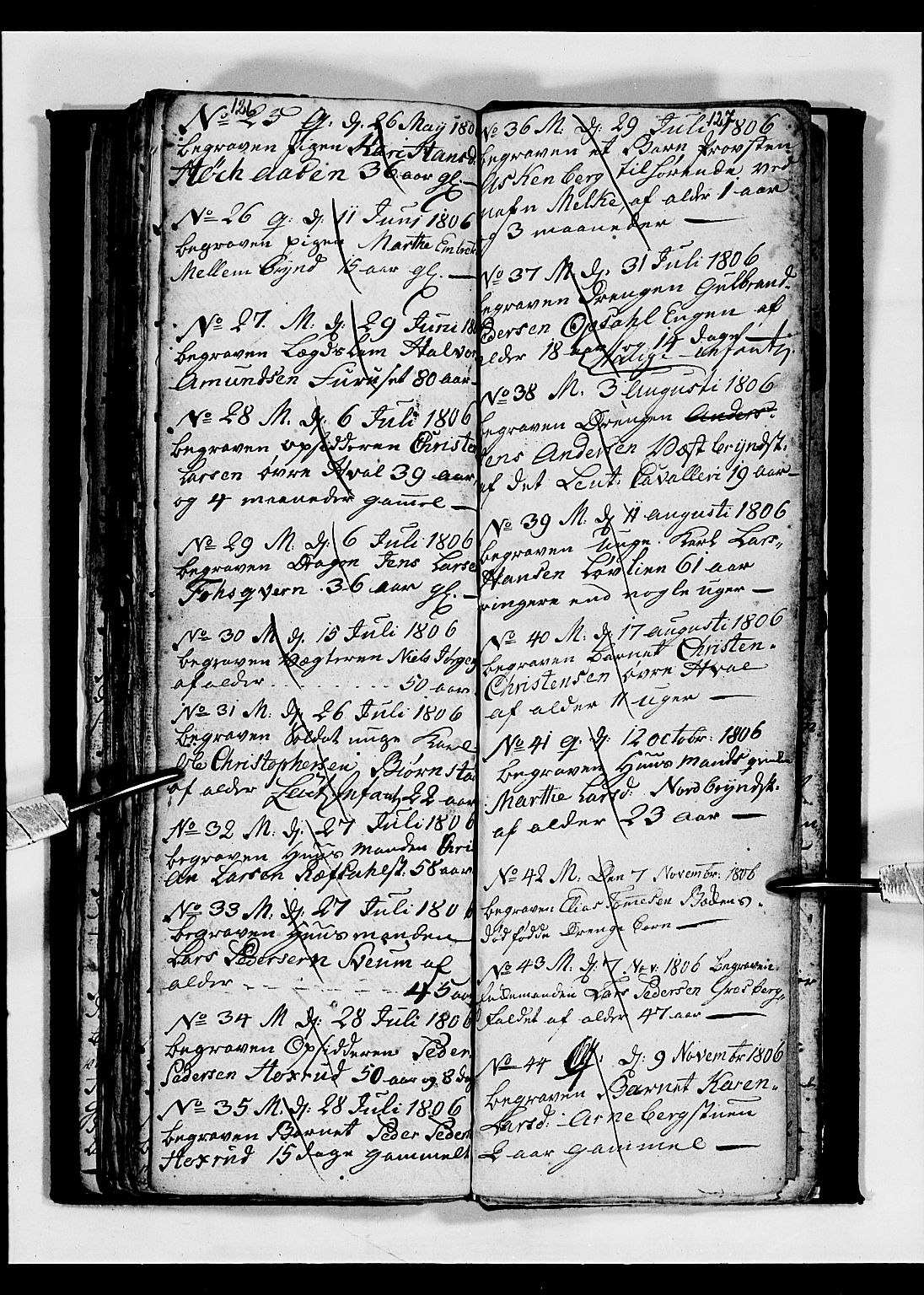 Romedal prestekontor, SAH/PREST-004/L/L0003: Parish register (copy) no. 3, 1801-1806, p. 126-127