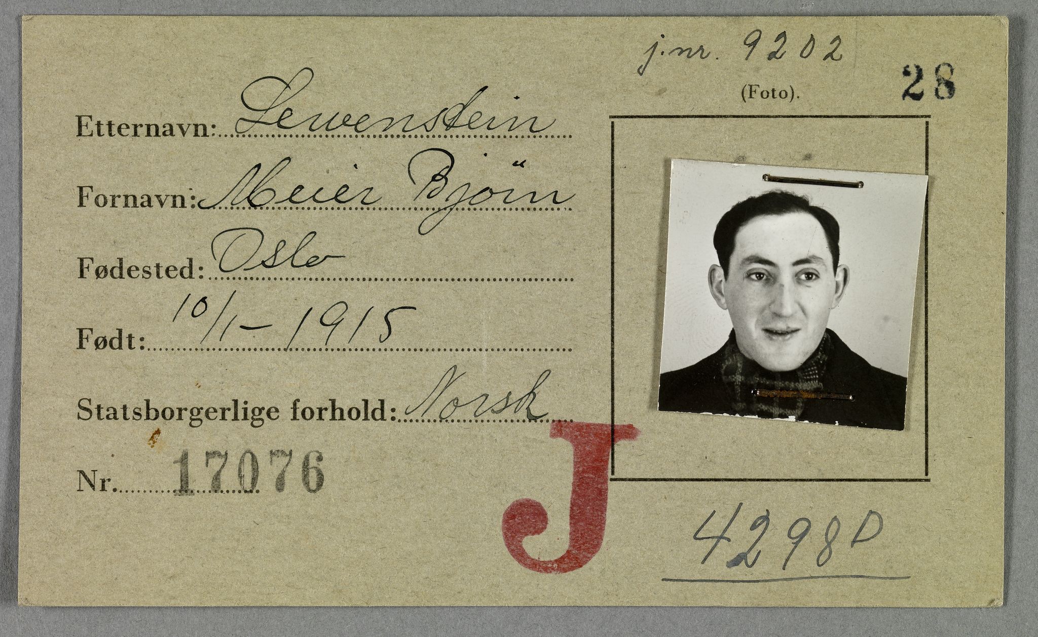 Sosialdepartementet, Våre Falne, RA/S-1708/E/Ee/L0021A: Fotografier av jøder på legitimasjonskort (1941-42), 1941-1942, p. 239