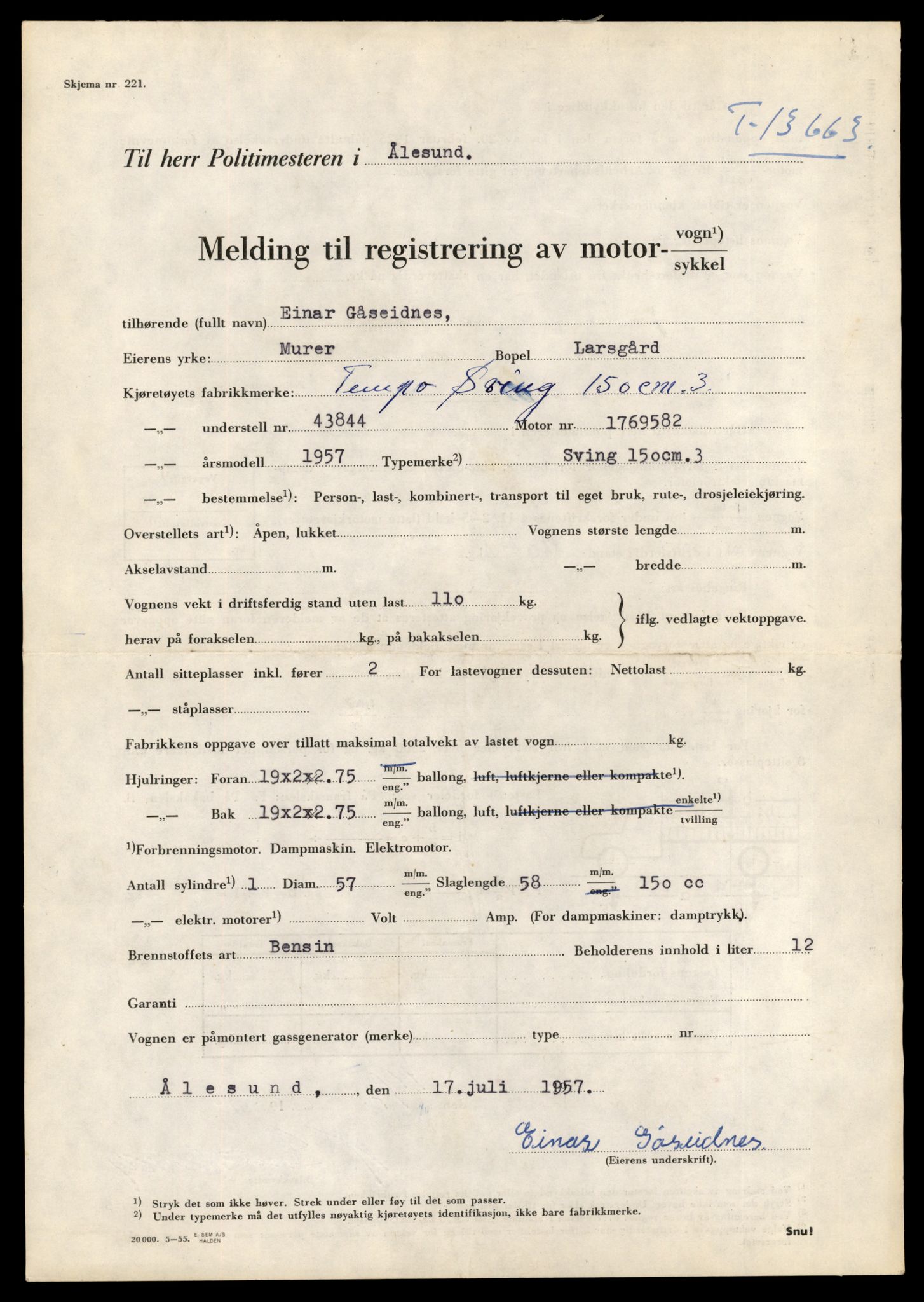 Møre og Romsdal vegkontor - Ålesund trafikkstasjon, AV/SAT-A-4099/F/Fe/L0040: Registreringskort for kjøretøy T 13531 - T 13709, 1927-1998, p. 2333