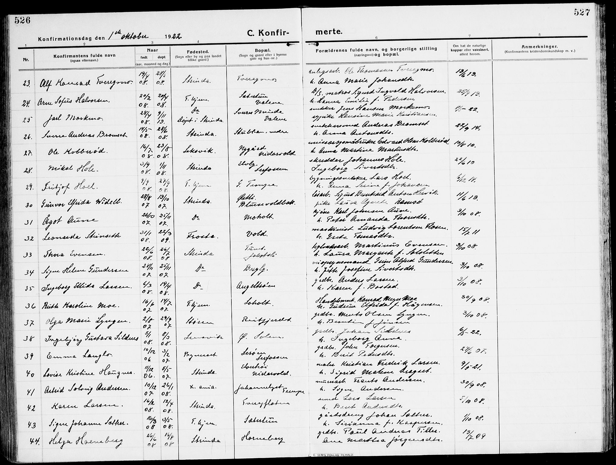 Ministerialprotokoller, klokkerbøker og fødselsregistre - Sør-Trøndelag, SAT/A-1456/607/L0321: Parish register (official) no. 607A05, 1916-1935, p. 526-527