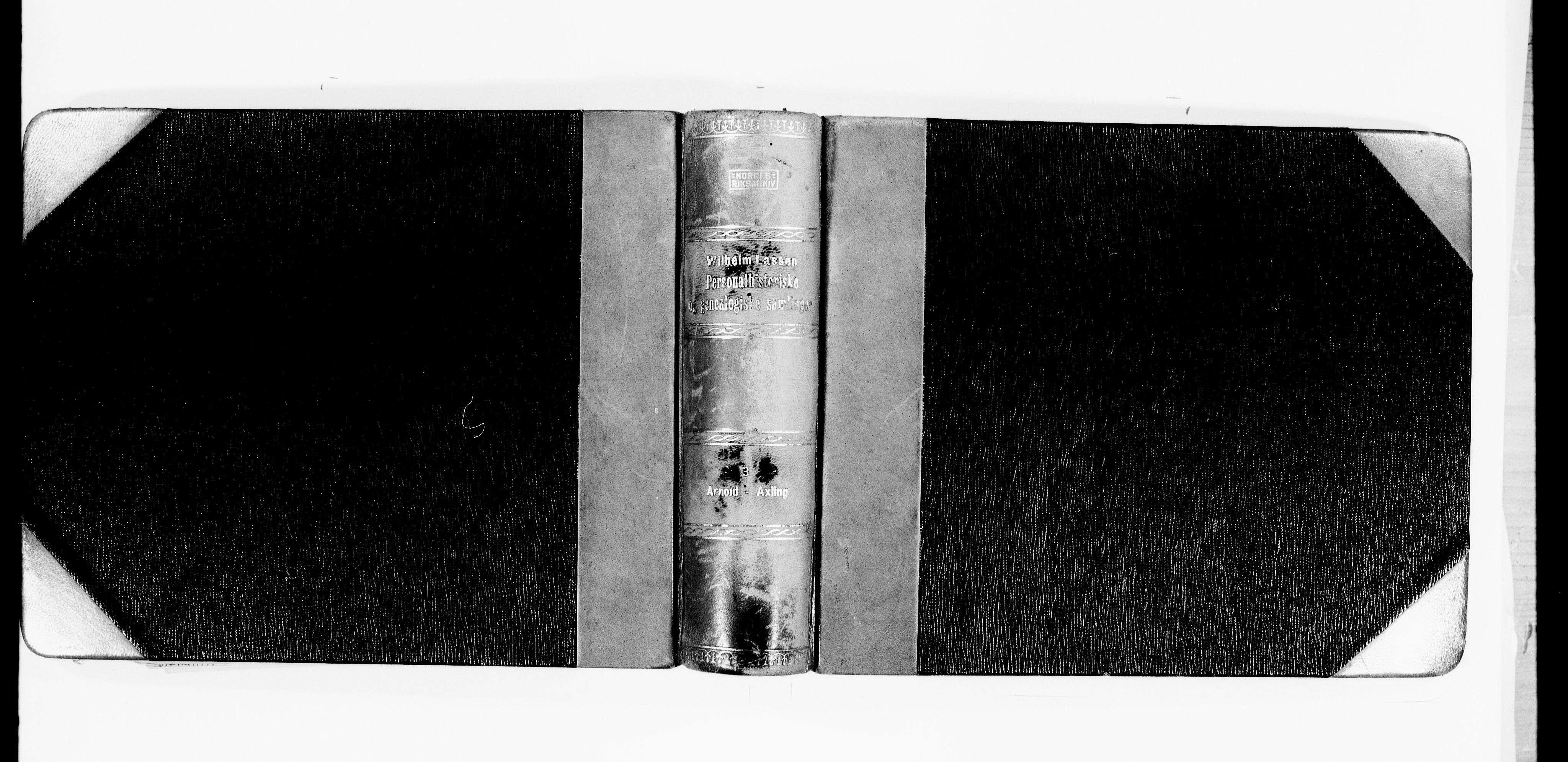 Lassens samlinger, AV/RA-PA-0051/F/Fa/L0003: Personalhistoriske og genealogiske opptegnelser: Arnold - Axling, 1500-1907