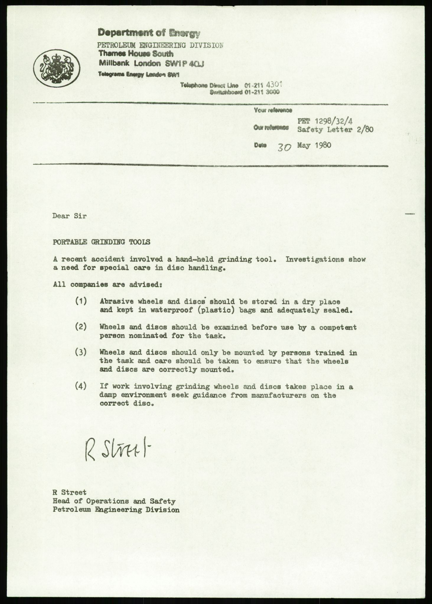 Justisdepartementet, Granskningskommisjonen ved Alexander Kielland-ulykken 27.3.1980, AV/RA-S-1165/D/L0014: J Department of Energy (Doku.liste + J1-J10 av 11)/K Department of Trade (Doku.liste + K1-K4 av 4), 1980-1981, p. 927