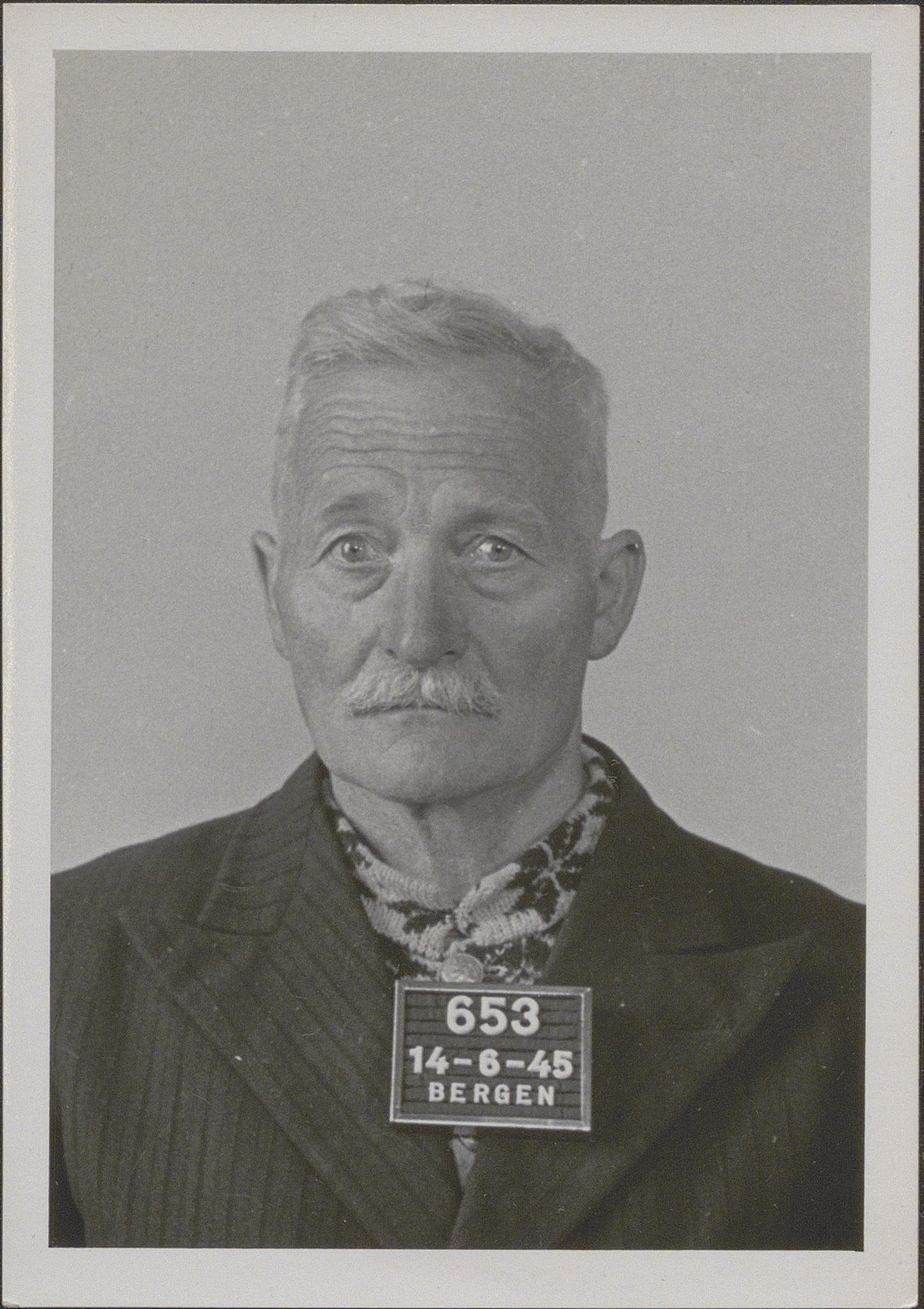 Bergen politikammer / politidistrikt, SAB/A-60401/Y/Yc/Ycd/L0004: Personfoto - landsvikere etc, 1945-1947, p. 614