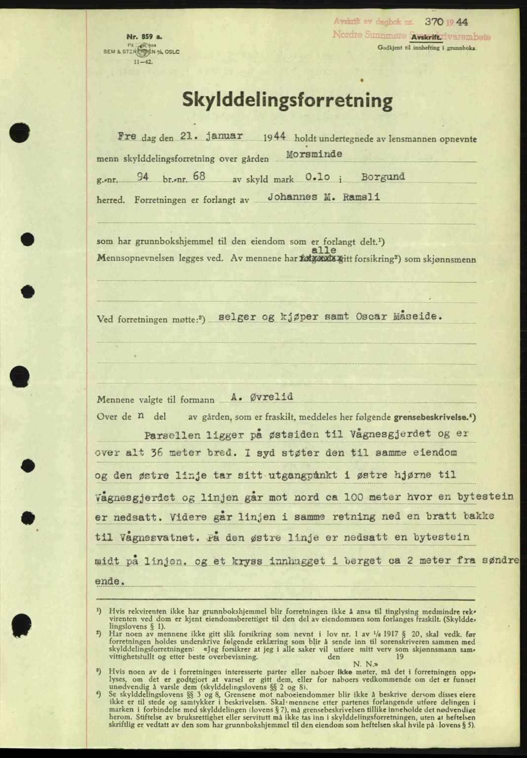 Nordre Sunnmøre sorenskriveri, AV/SAT-A-0006/1/2/2C/2Ca: Mortgage book no. A17, 1943-1944, Diary no: : 370/1944