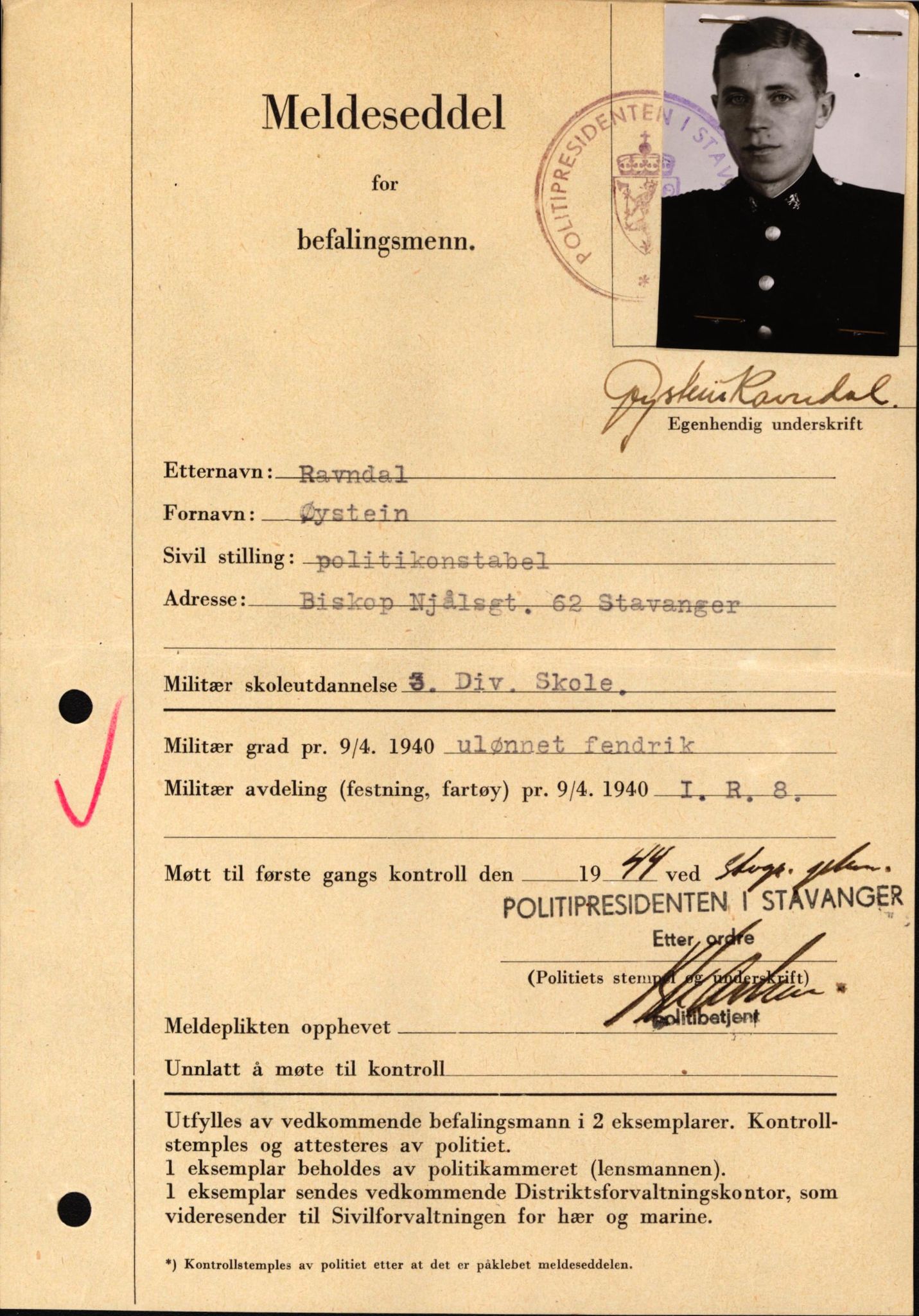 Forsvaret, Forsvarets krigshistoriske avdeling, AV/RA-RAFA-2017/Y/Yf/L0209: II-C-11-2121  -  Okkupasjonstiden.  Meldesedler for befal med foto og oppl. om militær grad 9. apr. 1940., 1944-1945, p. 554
